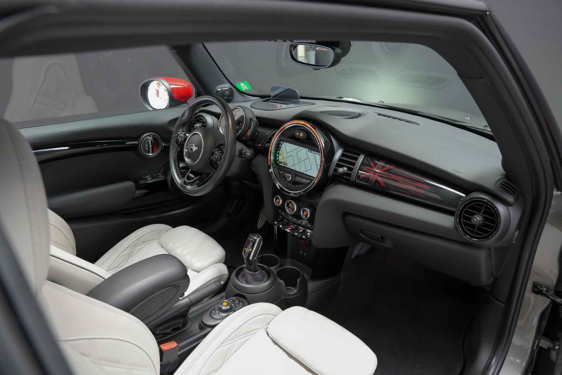 Mini John Cooper Works 2.0 230pk Chili AUTOMAAT |panoramadak|head-up|Harman & Kardon|lederen bekleding|adaptive cruise control|Apple Carplay|dealer onderhouden|18"| - 3/46