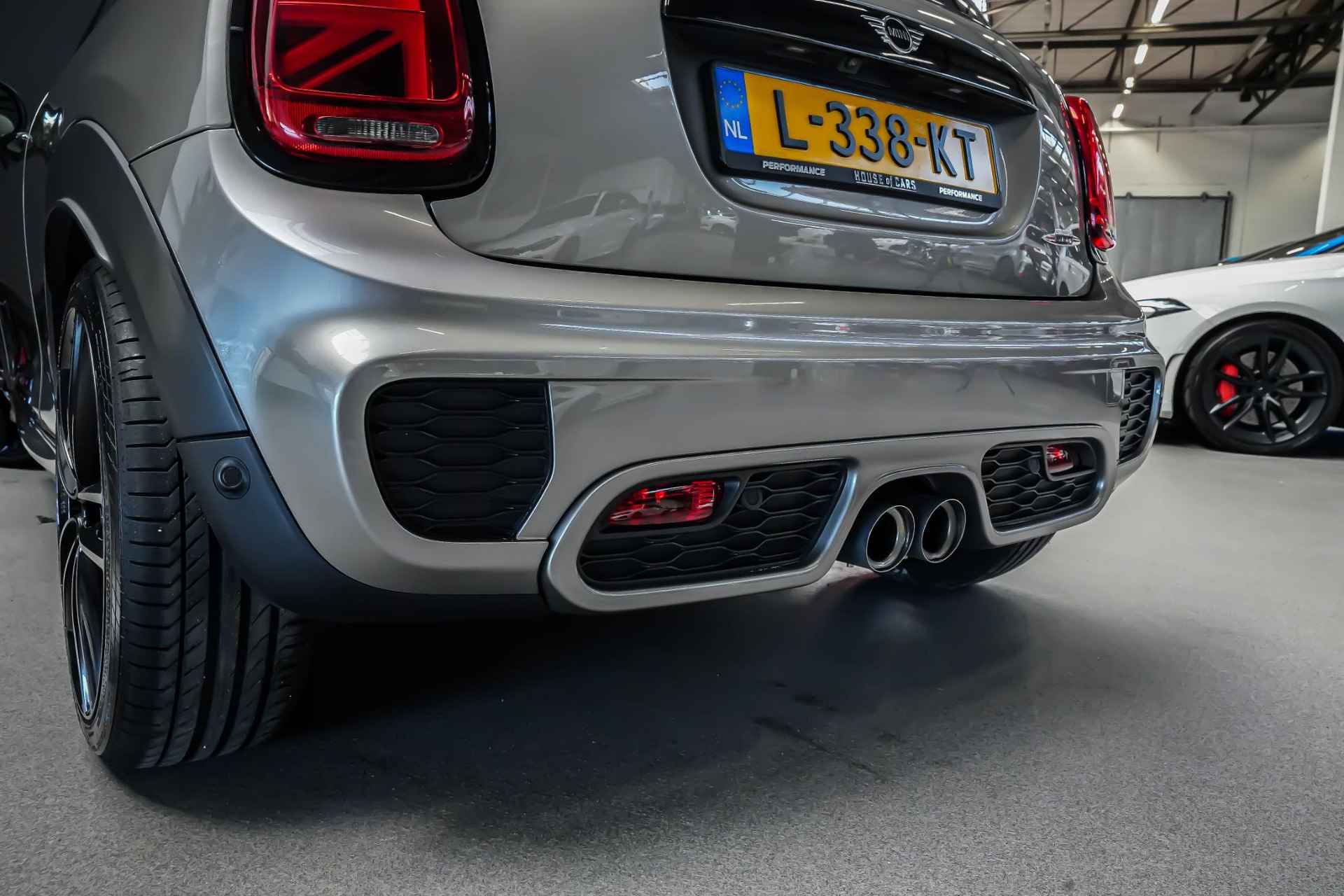 Mini John Cooper Works 2.0 230pk Chili AUTOMAAT |panoramadak|head-up|Harman & Kardon|lederen bekleding|adaptive cruise control|Apple Carplay|dealer onderhouden|18"| - 13/46