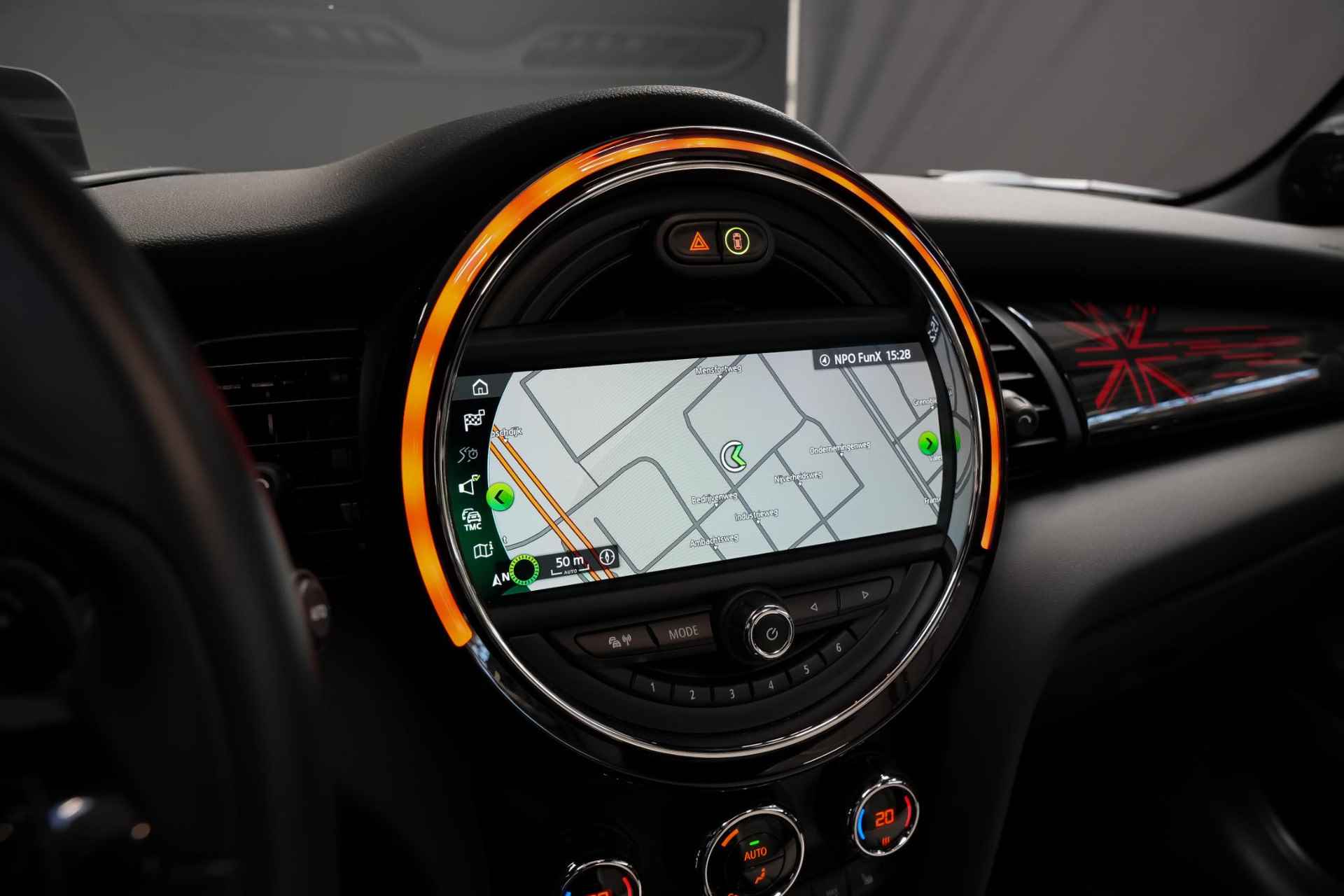 Mini John Cooper Works 2.0 230pk Chili AUTOMAAT |panoramadak|head-up|Harman & Kardon|lederen bekleding|adaptive cruise control|Apple Carplay|dealer onderhouden|18"| - 26/46