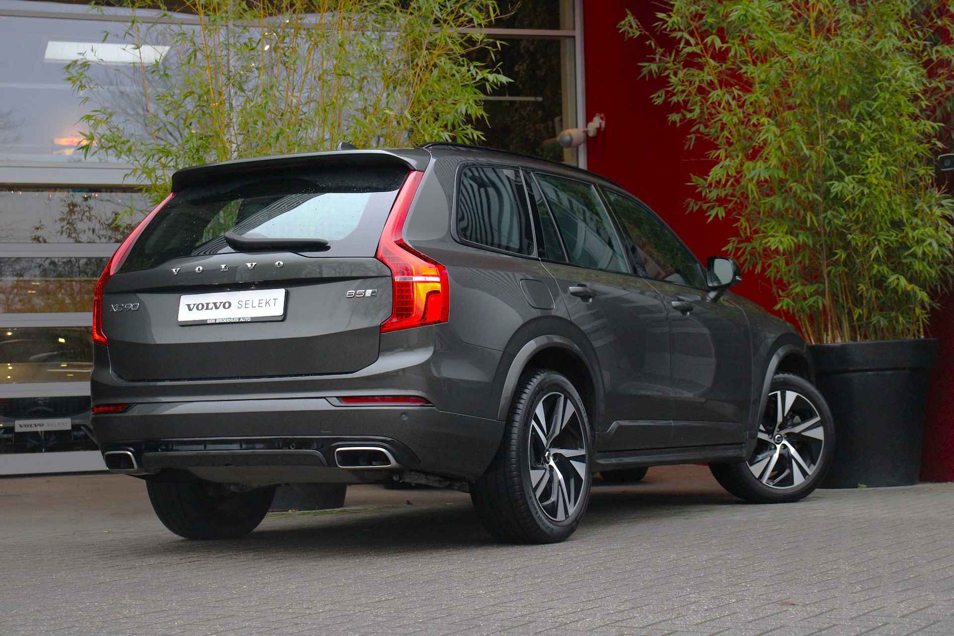 Volvo XC90 2.0 B5 AWD R-Design | Trekhaak | Adaptieve Cruise met Stuurhulp | Memory Seats | Achteruitrijcamera - 3/26