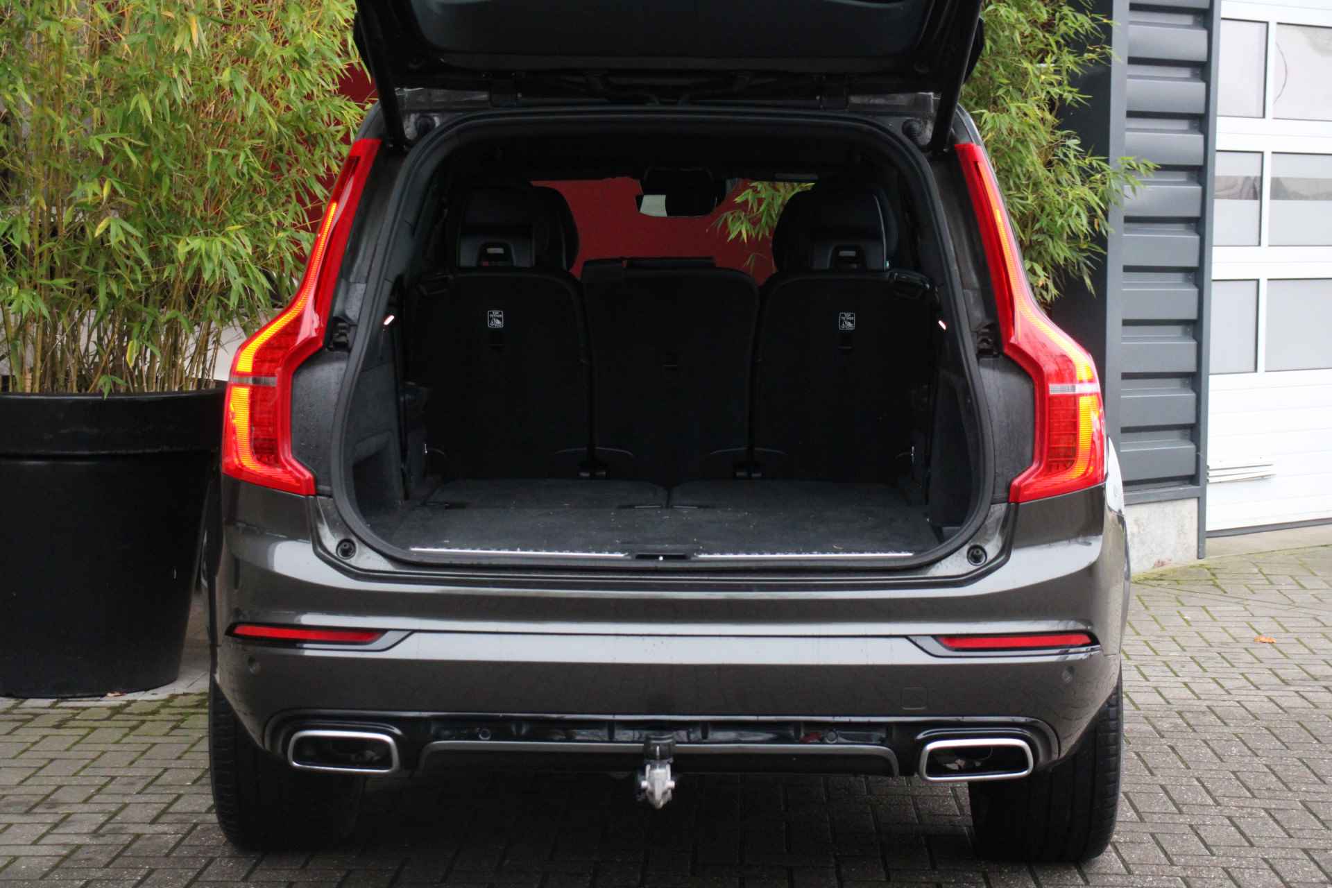 Volvo XC90 2.0 B5 AWD R-Design | Trekhaak | Adaptieve Cruise met Stuurhulp | Memory Seats | Achteruitrijcamera - 10/26