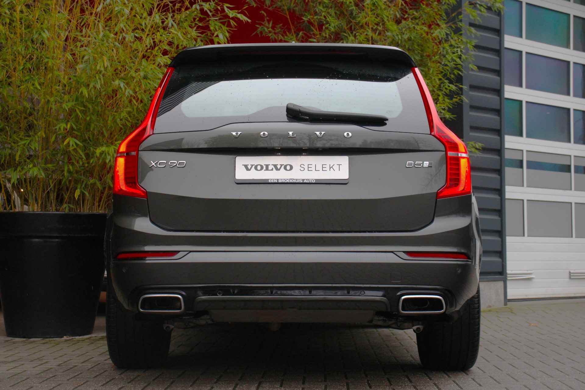 Volvo XC90 2.0 B5 AWD R-Design | Trekhaak | Adaptieve Cruise met Stuurhulp | Memory Seats | Achteruitrijcamera - 12/26