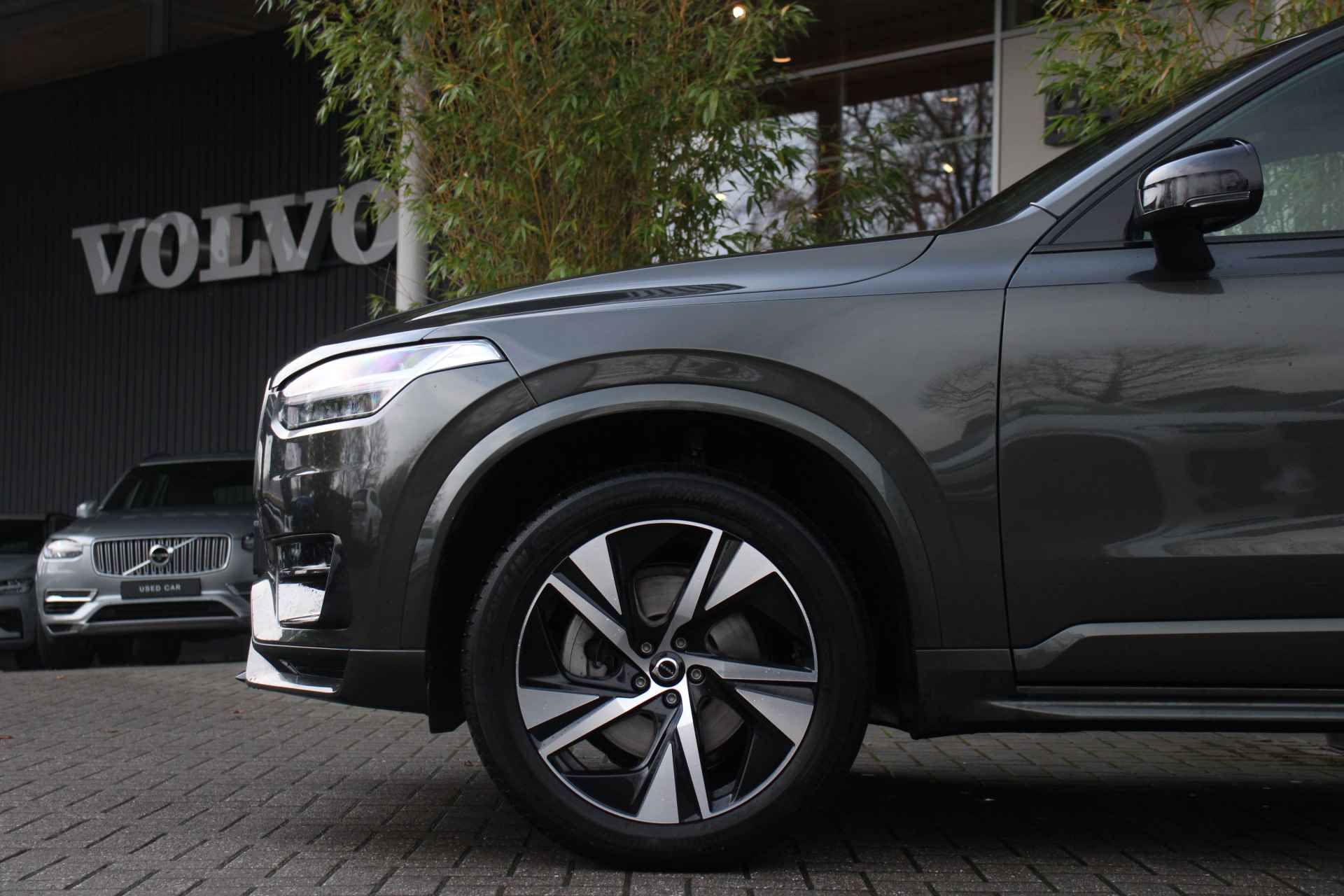 Volvo XC90 2.0 B5 AWD R-Design | Trekhaak | Adaptieve Cruise met Stuurhulp | Memory Seats | Achteruitrijcamera - 25/26