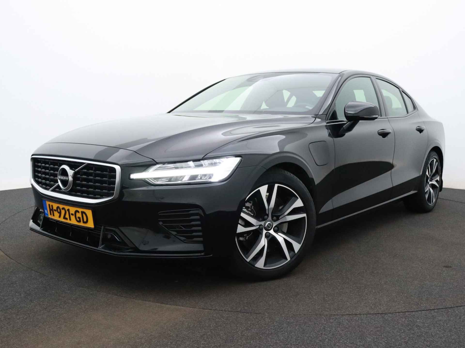 Volvo S60 T6 Twin Engine R-Design | Harman Kardon - 26/42