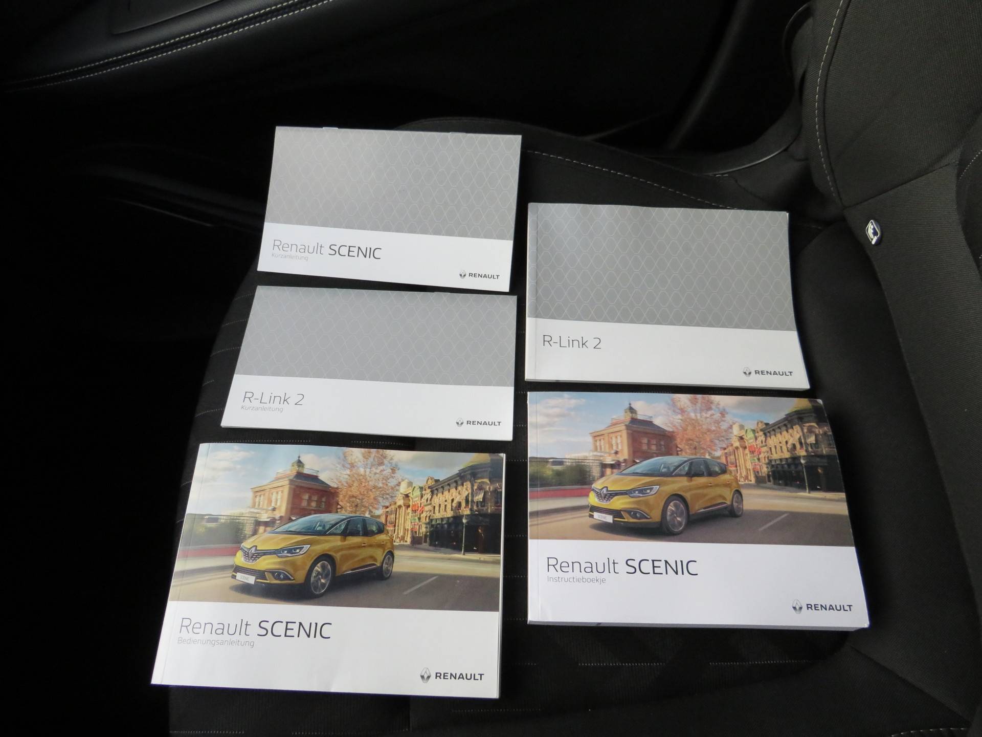 Renault Scénic 1.3 TCe Limited Automaat| Parkeersens.voor en achter| | Clima-Airco | Keyless | Trekhaak | INCL. BOVAG GARANTIE | - 41/47