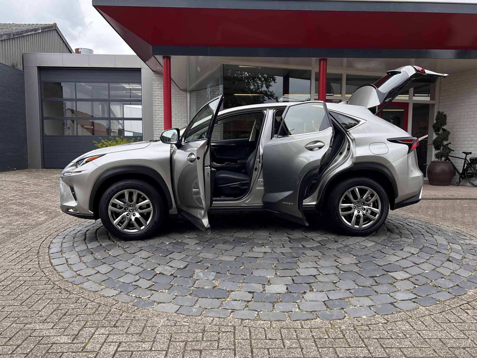 Lexus NX 300h AWD Ultimate Edition | Pano Dak | Leder | Carplay | All-in rijklaarprijs - 30/51