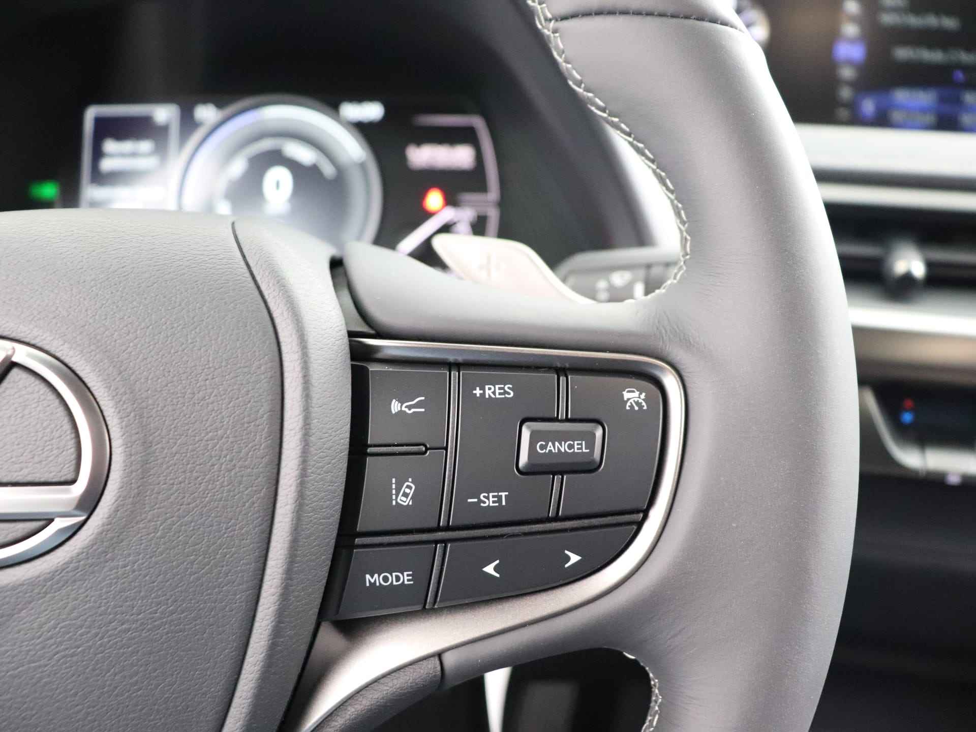 Lexus UX 300e Business | 8% bijtelling | El. stoelverstelling | Apple CarPlay/Android Auto | - 18/27