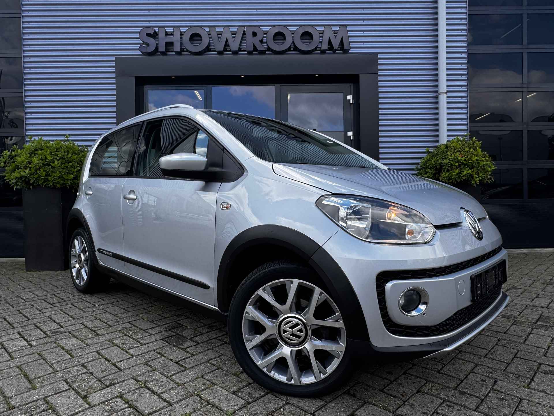 Volkswagen Up! 1.0 cross up! BlueMotion Airco|PDC|Cruisecontrol|Stoelverwarming - 10/26