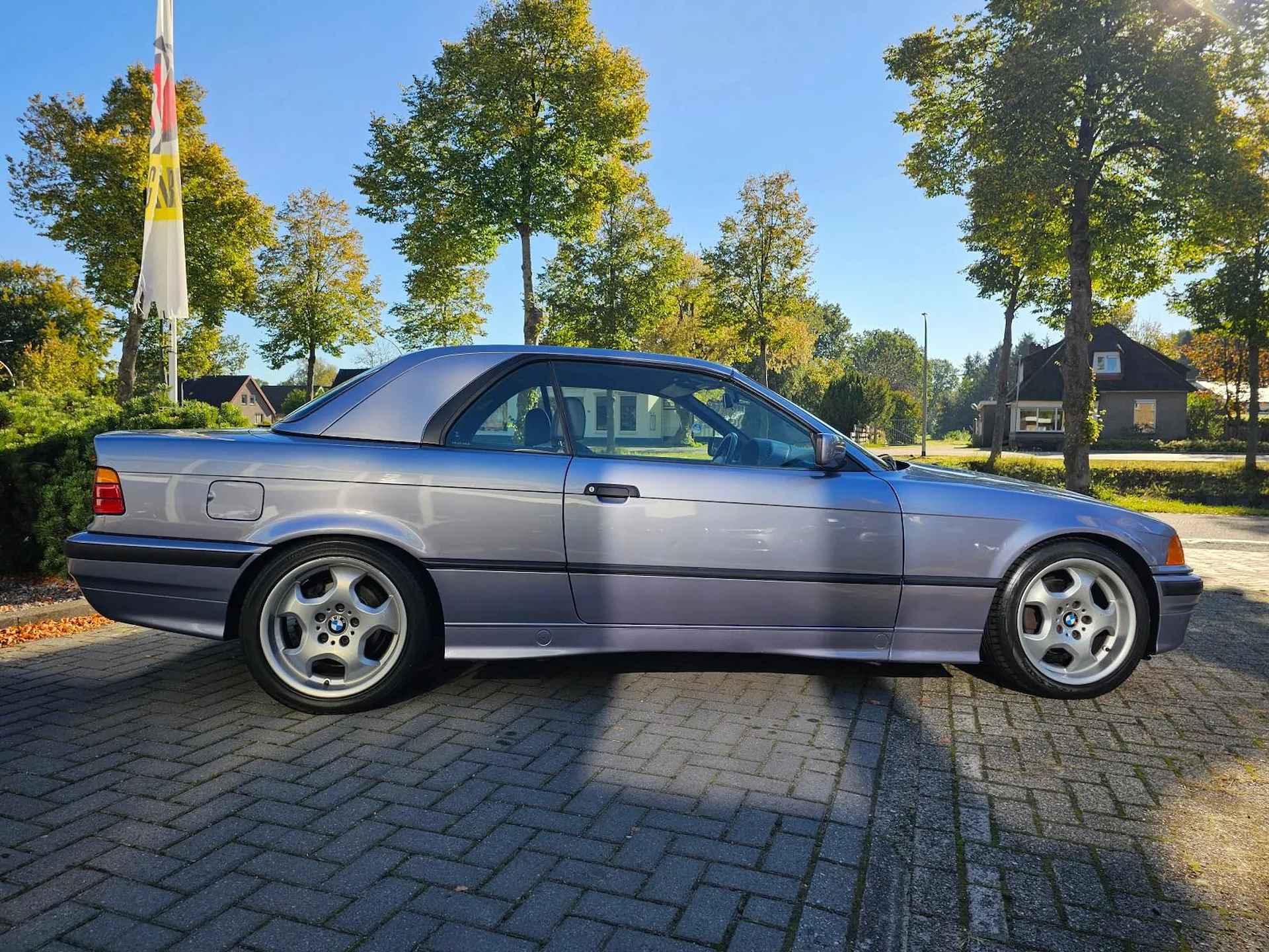 BMW 325I CABRIOLET AUT. E2 |Hardtop|Leder|Airco| - 6/31