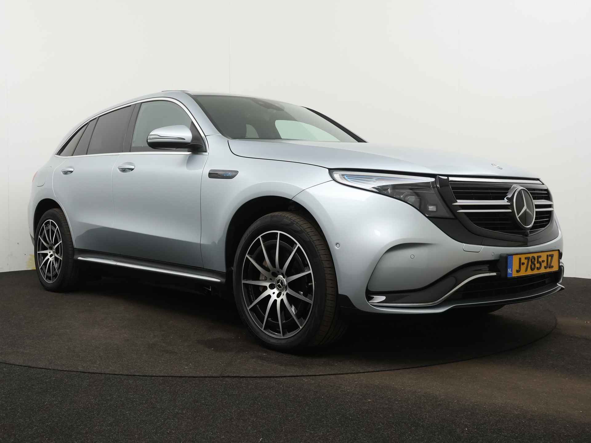 Mercedes-Benz EQC 400 4MATIC Business Solution AMG 80 kWh | Multispaaks lichtmetalen velgen | Navigatie | Parking support met camera achter | Inclusief 48 maanden MB Certified garantie voor Europa. - 3/51