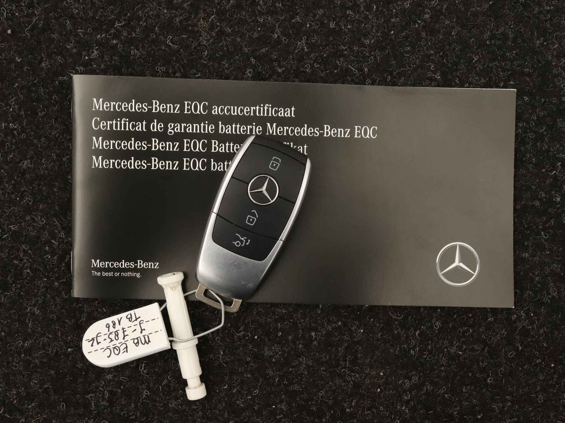 Mercedes-Benz EQC 400 4MATIC Business Solution AMG 80 kWh | Multispaaks lichtmetalen velgen | Navigatie | Parking support met camera achter | Inclusief 48 maanden MB Certified garantie voor Europa. - 27/51