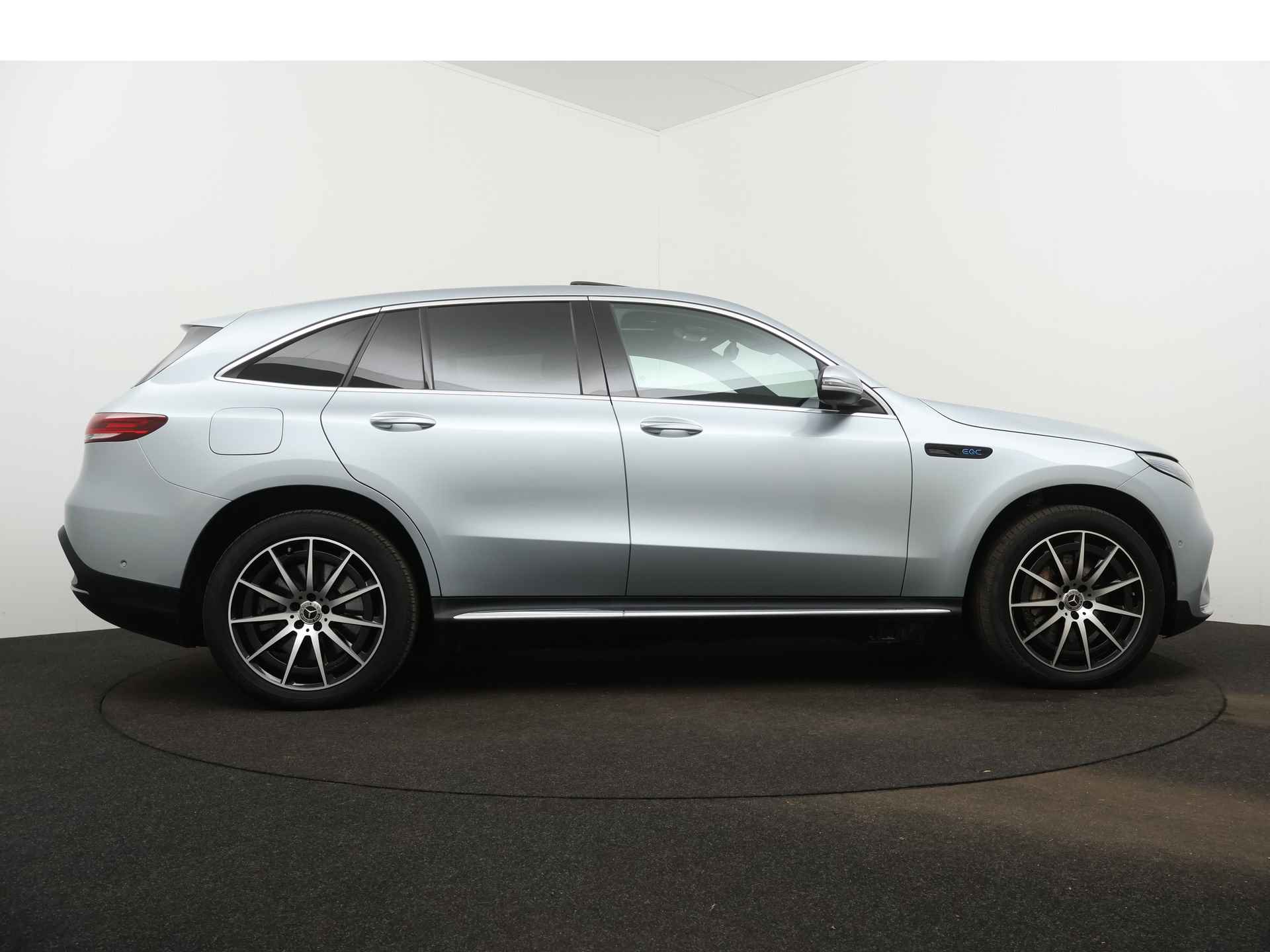 Mercedes-Benz EQC 400 4MATIC Business Solution AMG 80 kWh | Multispaaks lichtmetalen velgen | Navigatie | Parking support met camera achter | Inclusief 48 maanden MB Certified garantie voor Europa. - 30/51