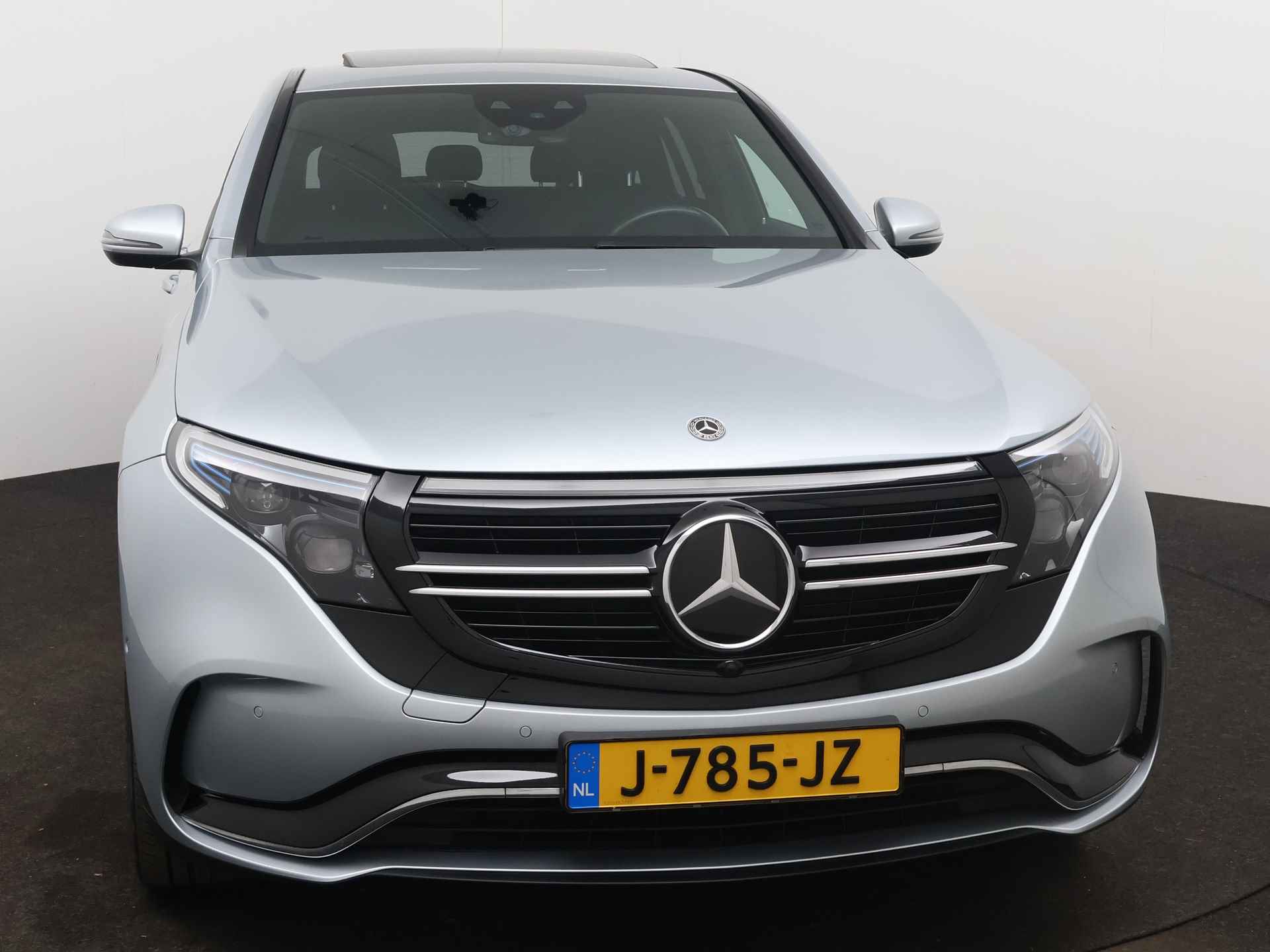 Mercedes-Benz EQC 400 4MATIC Business Solution AMG 80 kWh | Multispaaks lichtmetalen velgen | Navigatie | Parking support met camera achter | Inclusief 48 maanden MB Certified garantie voor Europa. - 38/51