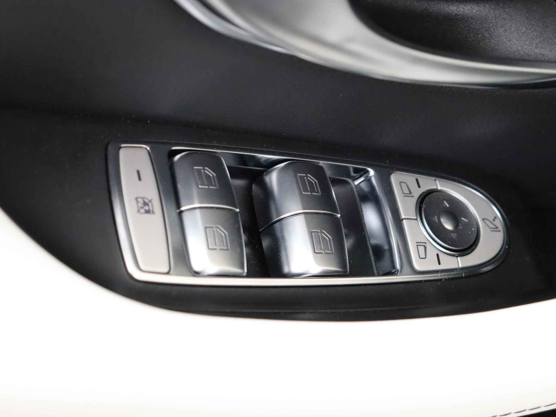 Mercedes-Benz CLS-klasse 350 AMG Line / Premium plus/ Schuifdak / Memory stoelen/ - 28/35