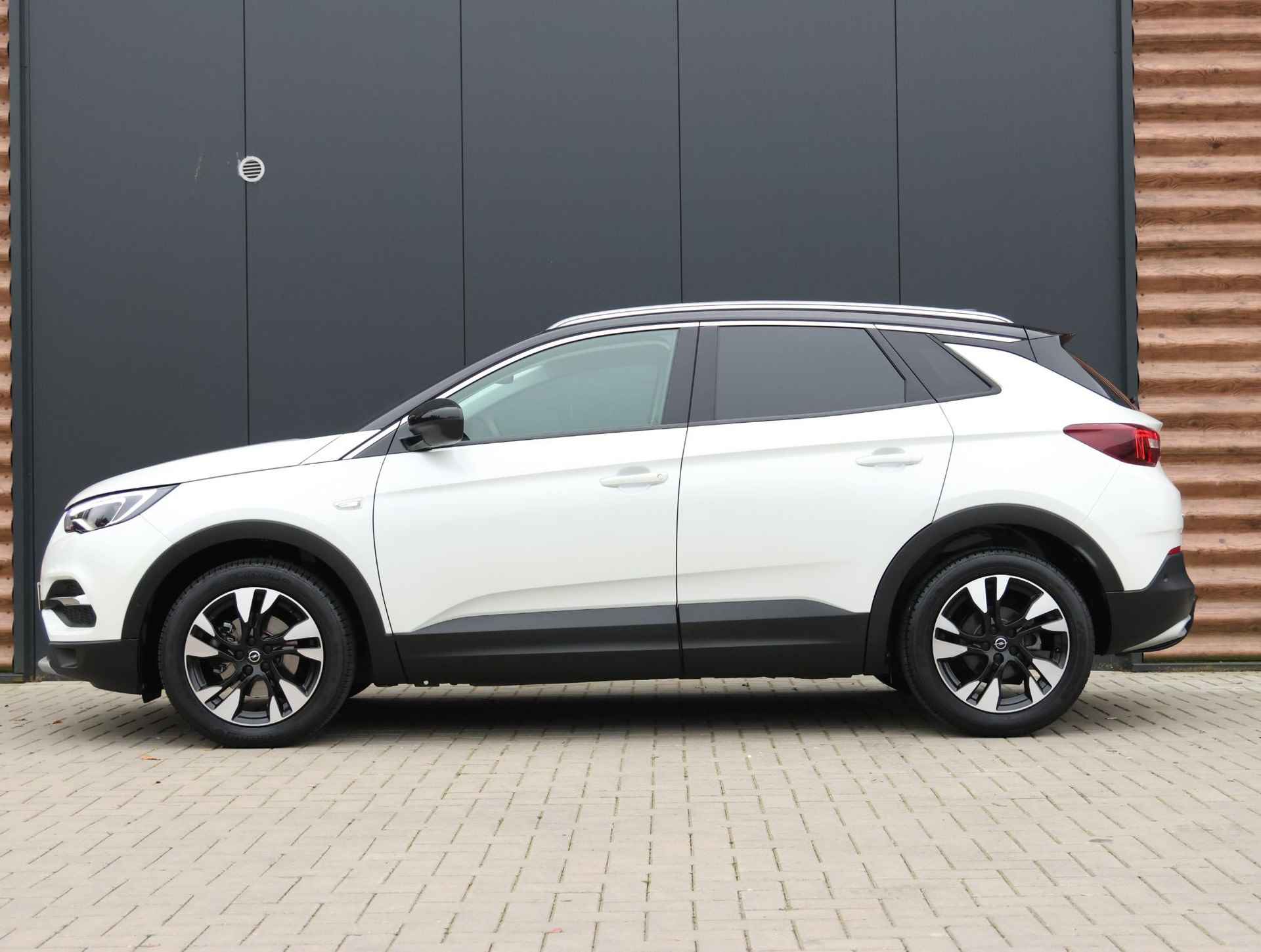 Opel Grandland X 130pk CDTi Executive (UNIEK!! | 1ste eig. | Camera | T.haak | AGR | Electr.klep | LED | 18"LMV) - 3/43