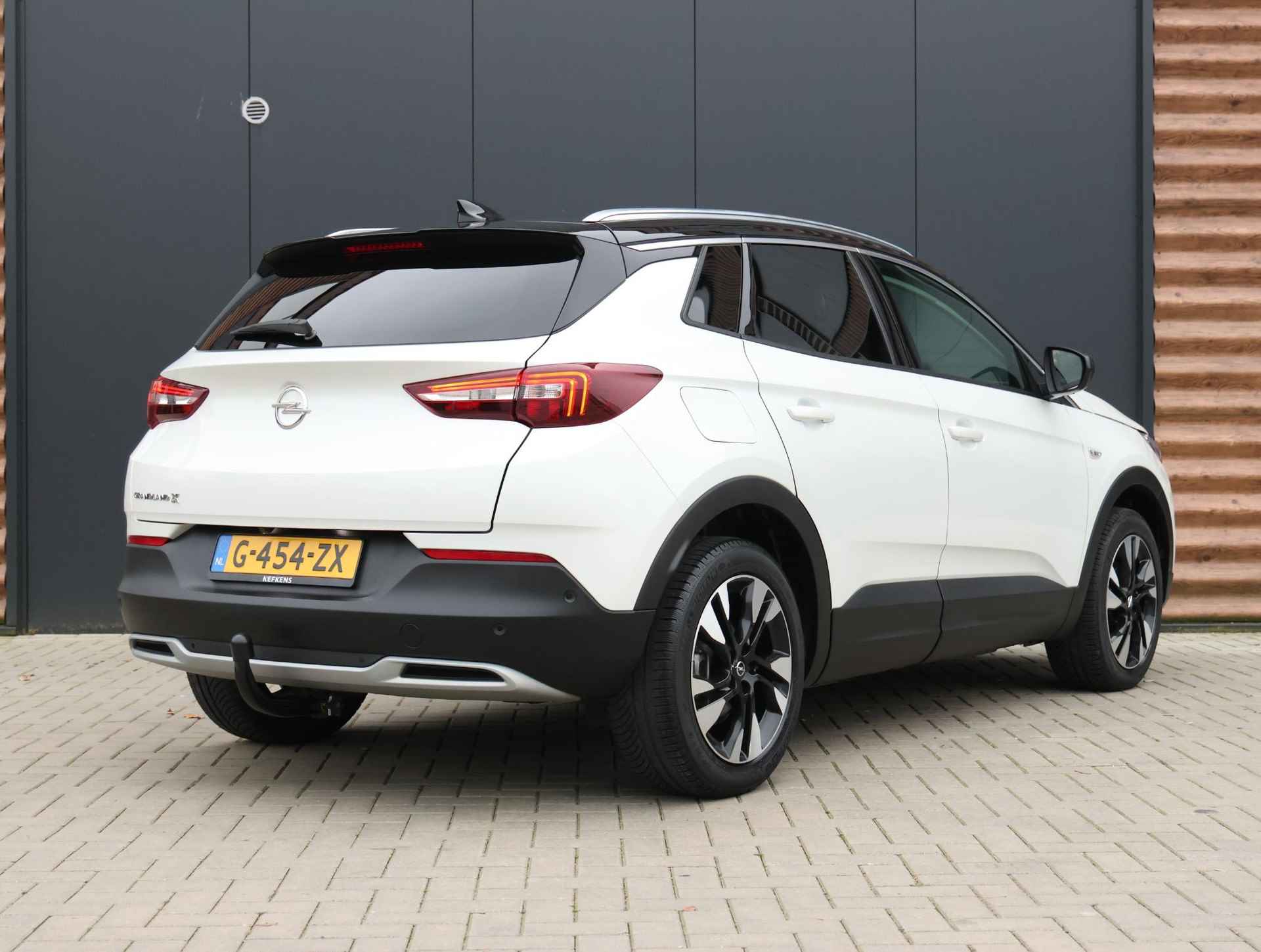 Opel Grandland X 130pk CDTi Executive (UNIEK!! | 1ste eig. | Camera | T.haak | AGR | Electr.klep | LED | 18"LMV) - 4/43