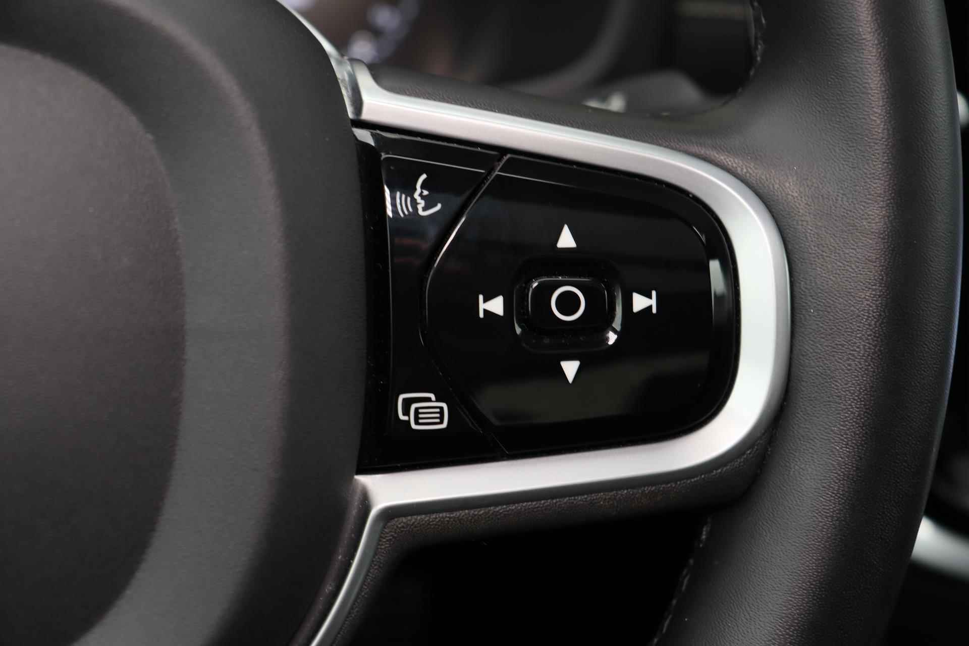 Volvo S60 Recharge T8 AWD R-Design - Panorama/schuifdak - IntelliSafe Assist - Harman/Kardon audio - 360º Camera - Adaptieve LED koplampen - Verwarmde voorstoelen, stuur & achterbank - Parkeersensoren voor & achter - Elektr. bedienb. voorstoelen met geheugen - Standkachel - 19' LMV - 15/28