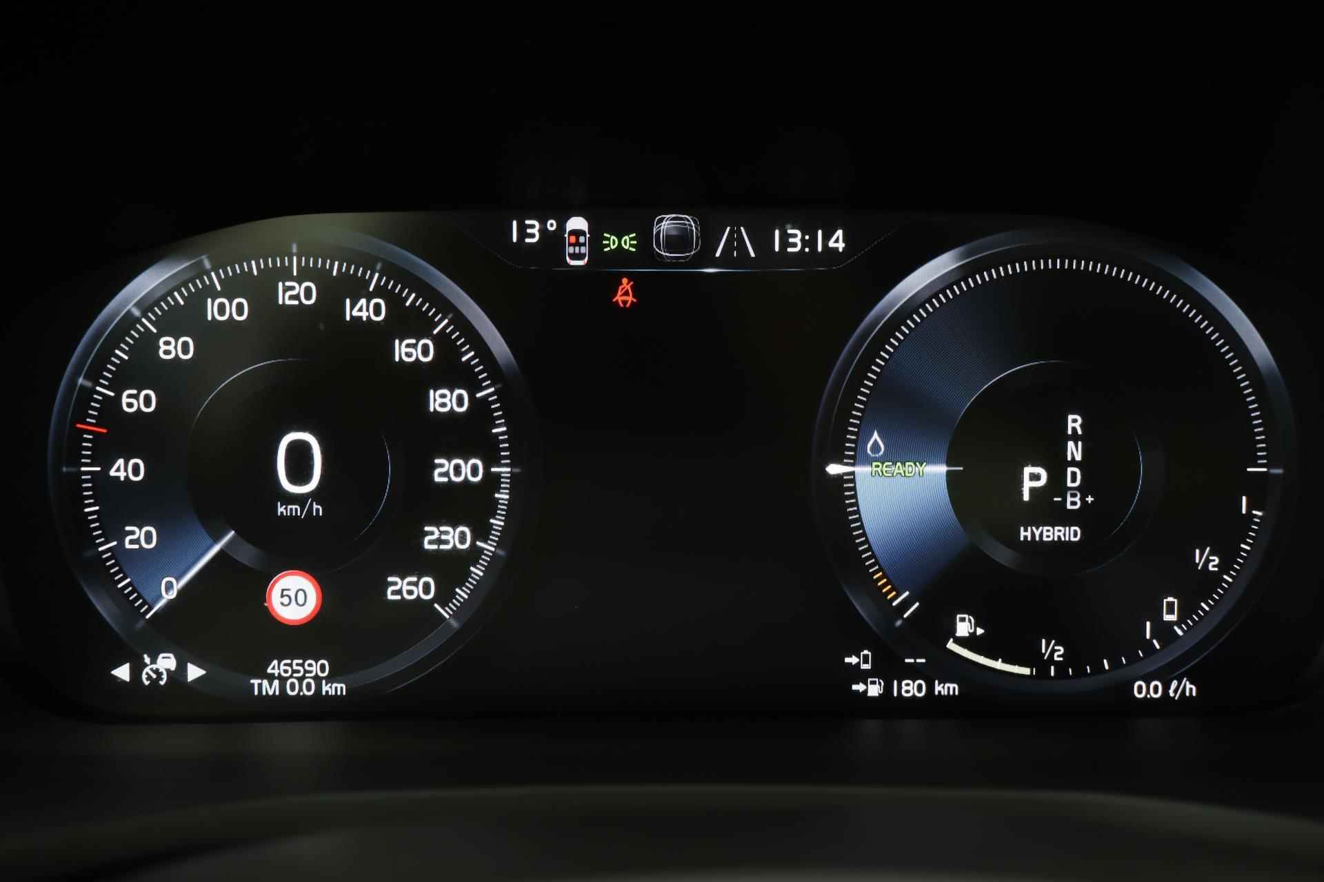 Volvo S60 Recharge T8 AWD R-Design - Panorama/schuifdak - IntelliSafe Assist - Harman/Kardon audio - 360º Camera - Adaptieve LED koplampen - Verwarmde voorstoelen, stuur & achterbank - Parkeersensoren voor & achter - Elektr. bedienb. voorstoelen met geheugen - Standkachel - 19' LMV - 20/28