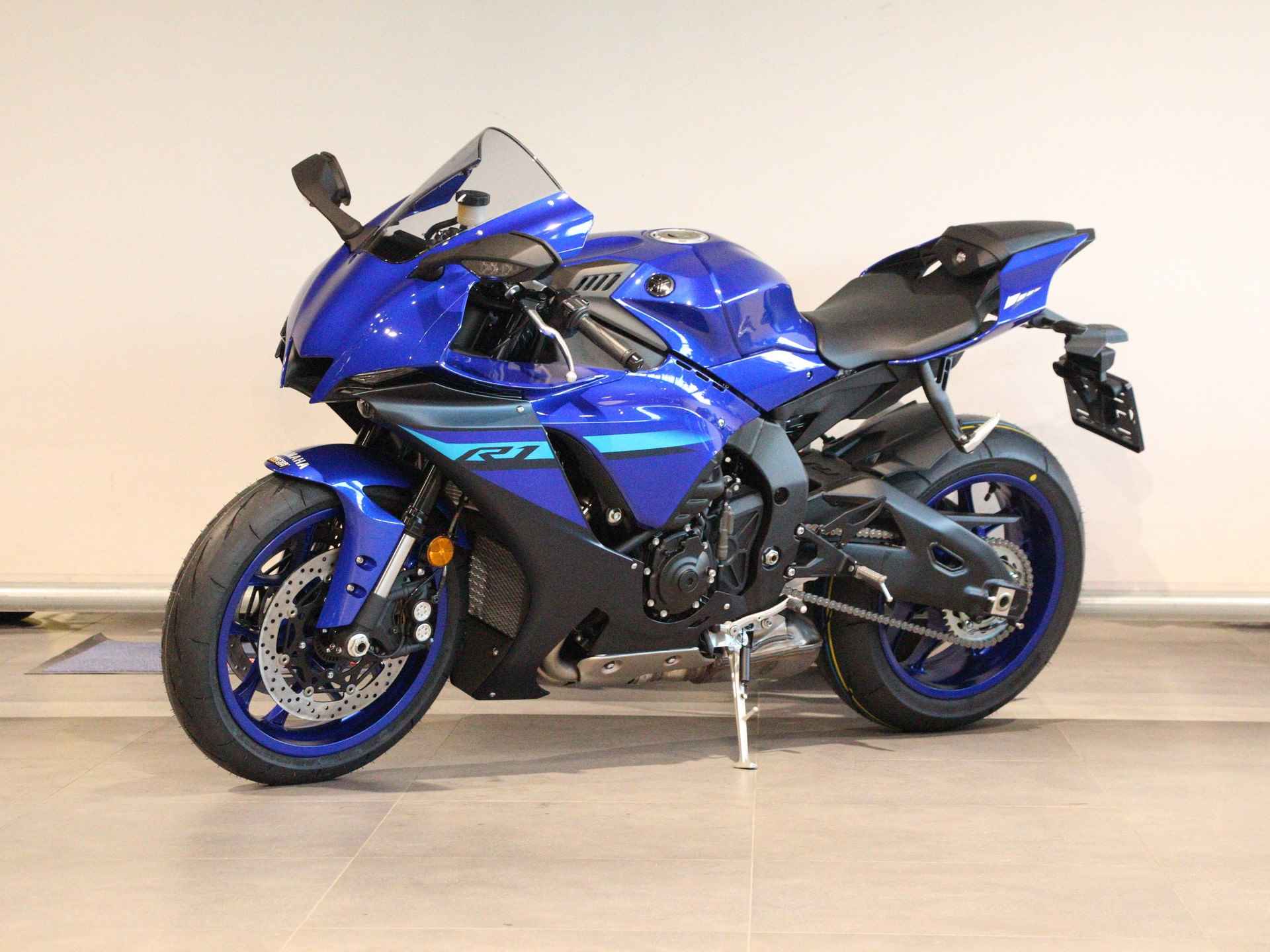 Yamaha YZF R1 - 5/12