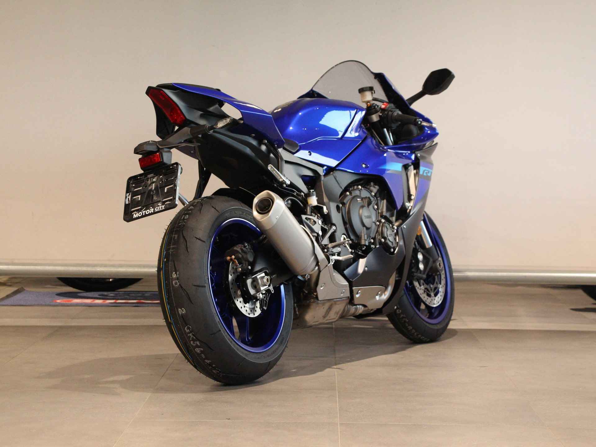 Yamaha YZF R1 - 9/12