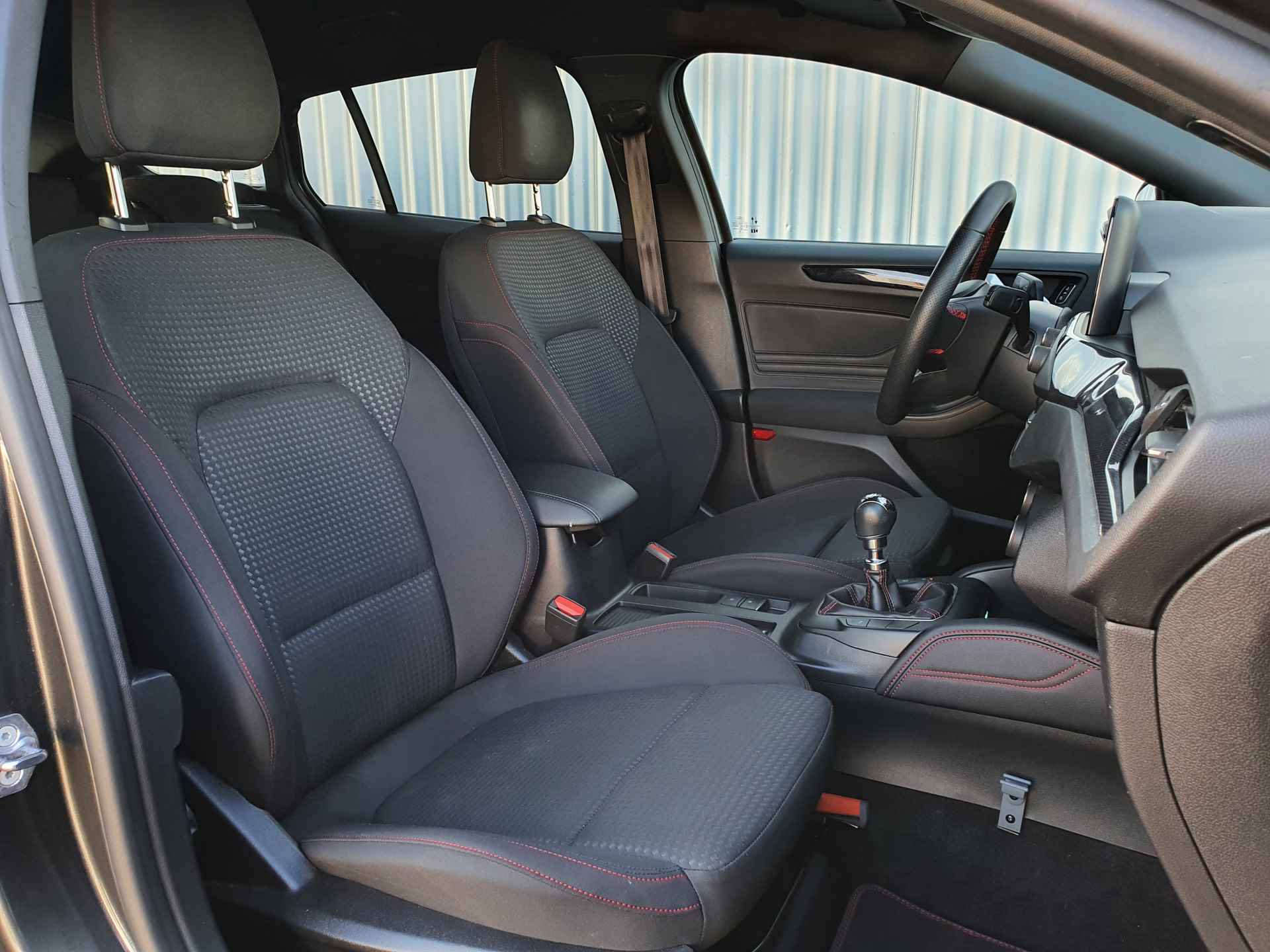 Ford Focus Wagon 1.0 Hybrid ST Line X | Adap. Cruise Control | Winter Pack | 18 inch | Elek. achterklep - 38/40