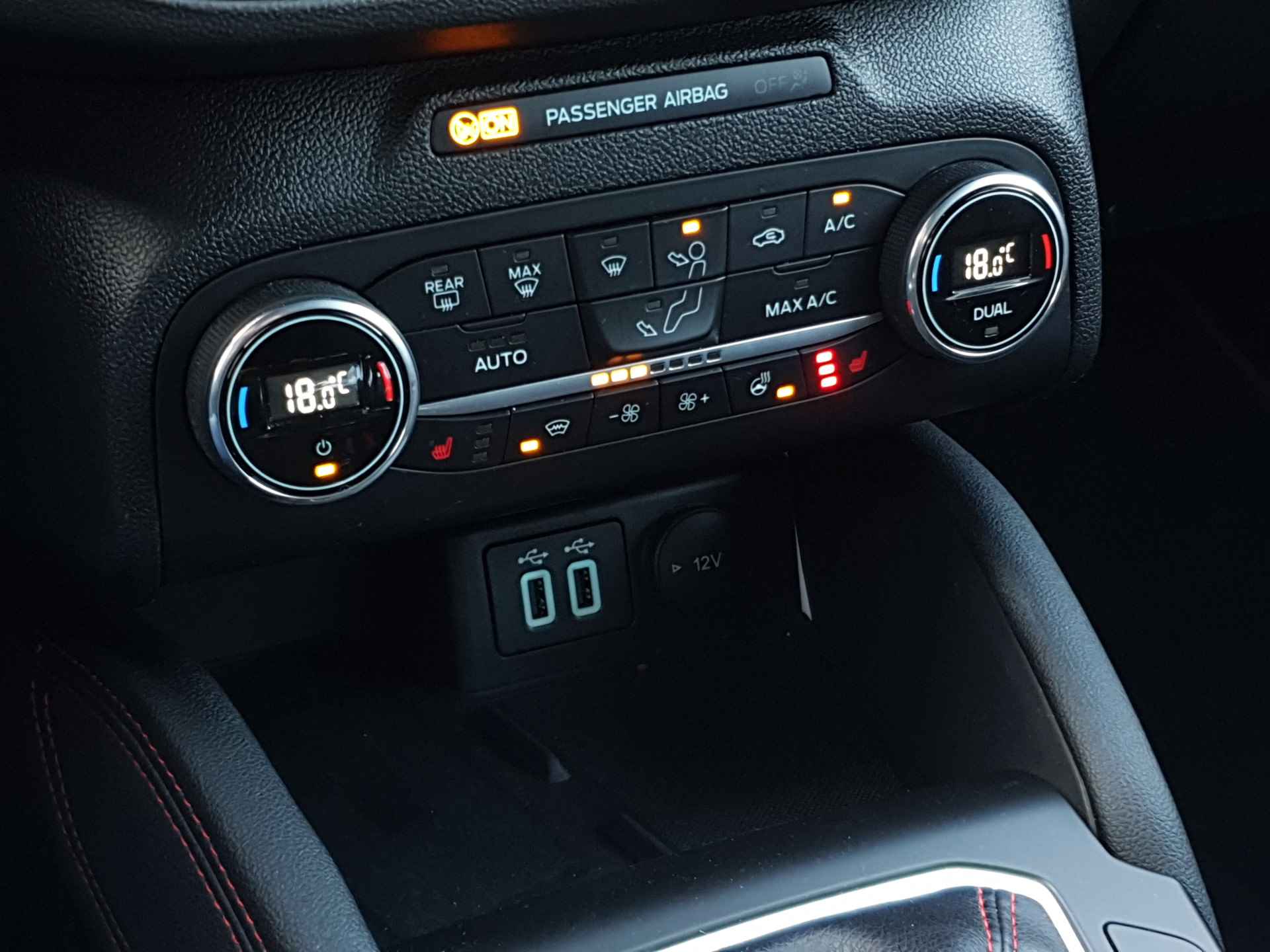 Ford Focus Wagon 1.0 Hybrid ST Line X | Adap. Cruise Control | Winter Pack | 18 inch | Elek. achterklep - 35/40