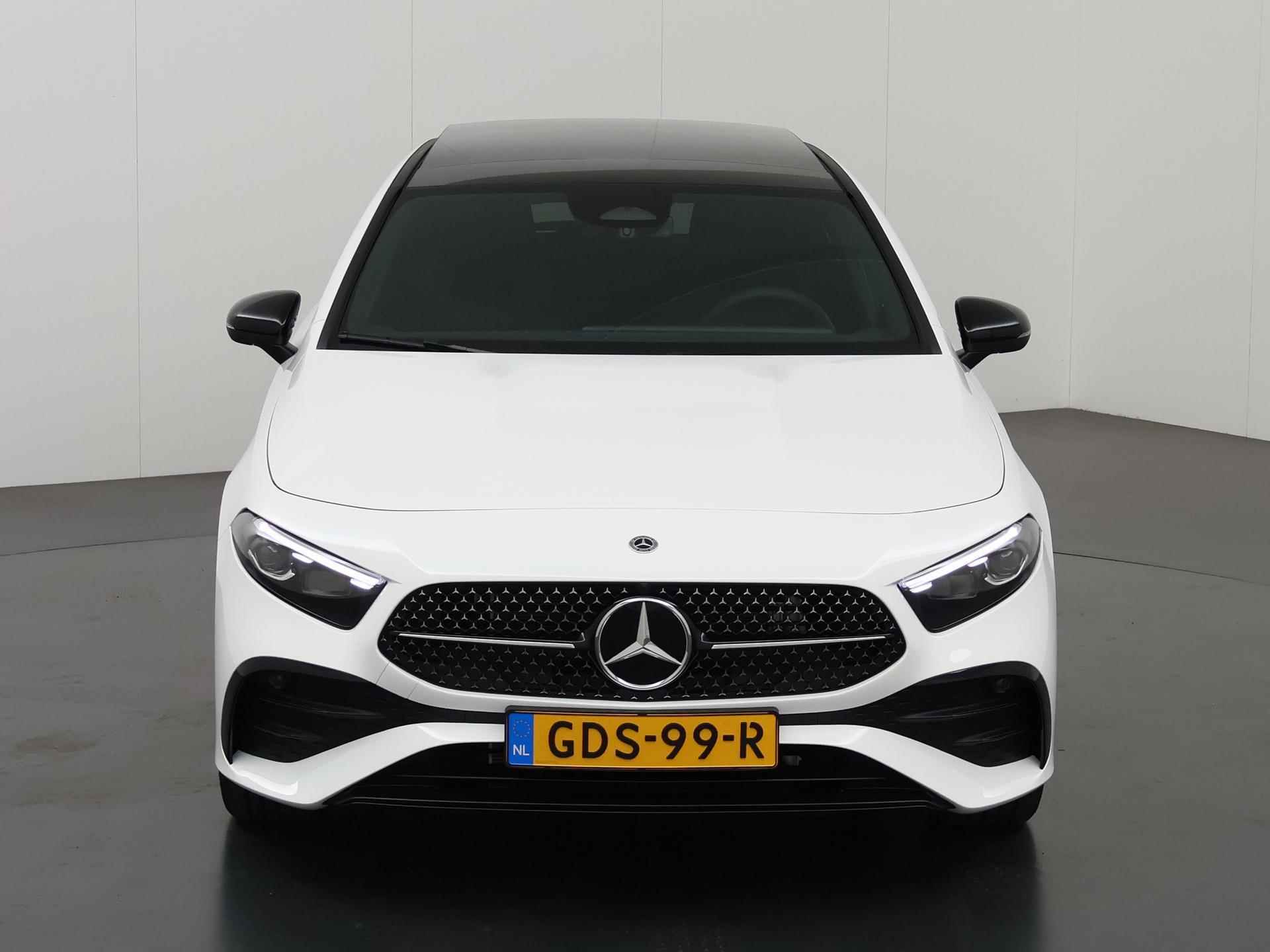 Mercedes-Benz A-klasse 250 e Star Edition AMG NIGHT | Panoramadak | Sfeerverlichting | Keyless Entry | MultiBEAM LED | Stoelverwarming | Dodehoekassistent | - 4/49