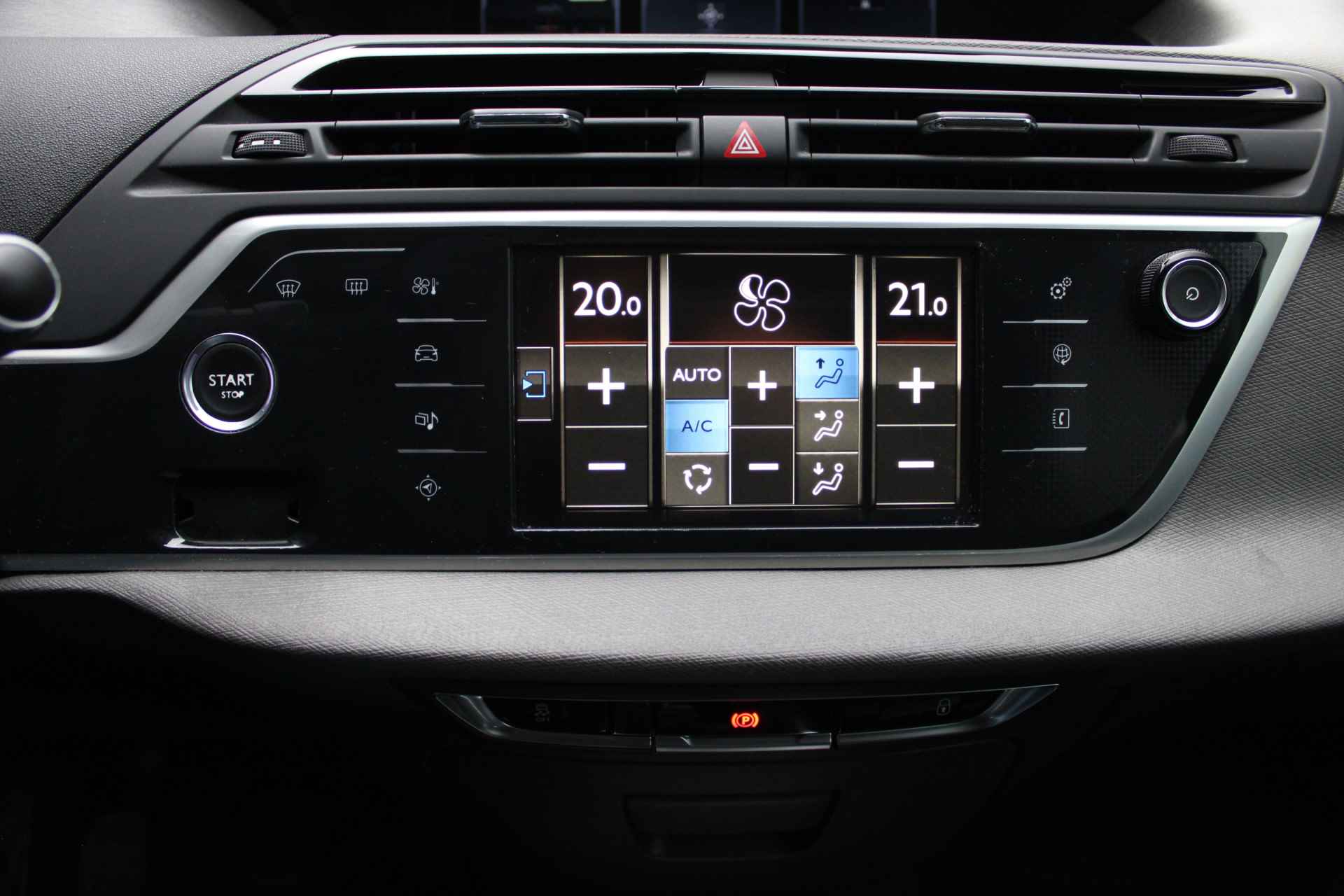 Citroën C4 Picasso 1.6 THP Intensive Cruise/Climate control, Trekhaak, Navigatie, LM Velgen, Camera, Bluetooth, Mistlampen, - 17/35