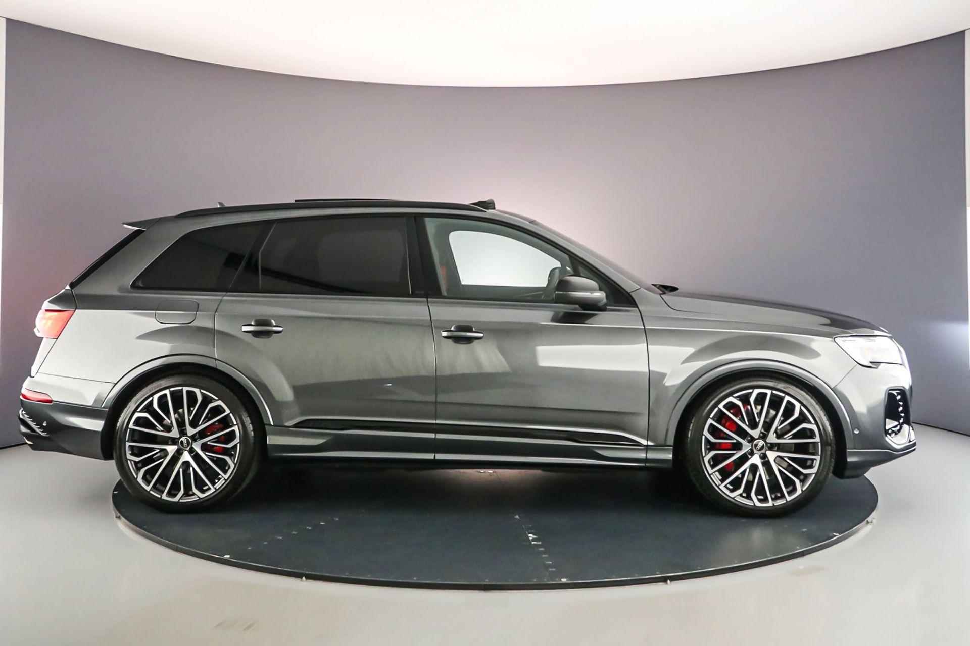 Audi SQ7 507pk 7p | Adv Onderstel | B&O | Pano | Head Up | Laser | Massage | 22 inch | 3de zitrij | Standkachel | Carbon | Sportdiff | Leder | Trekhaak | - 6/64