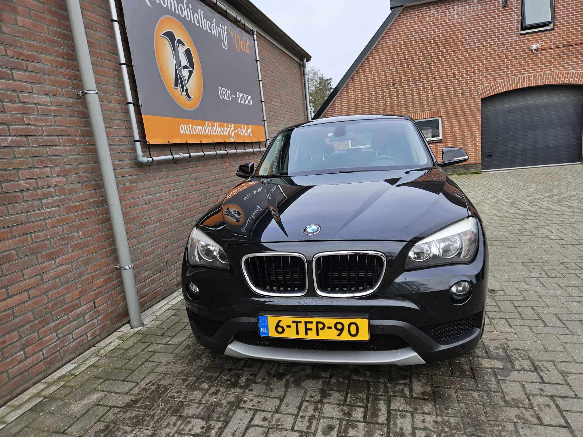 BMW X1 sDrive18d Executive - 2/39