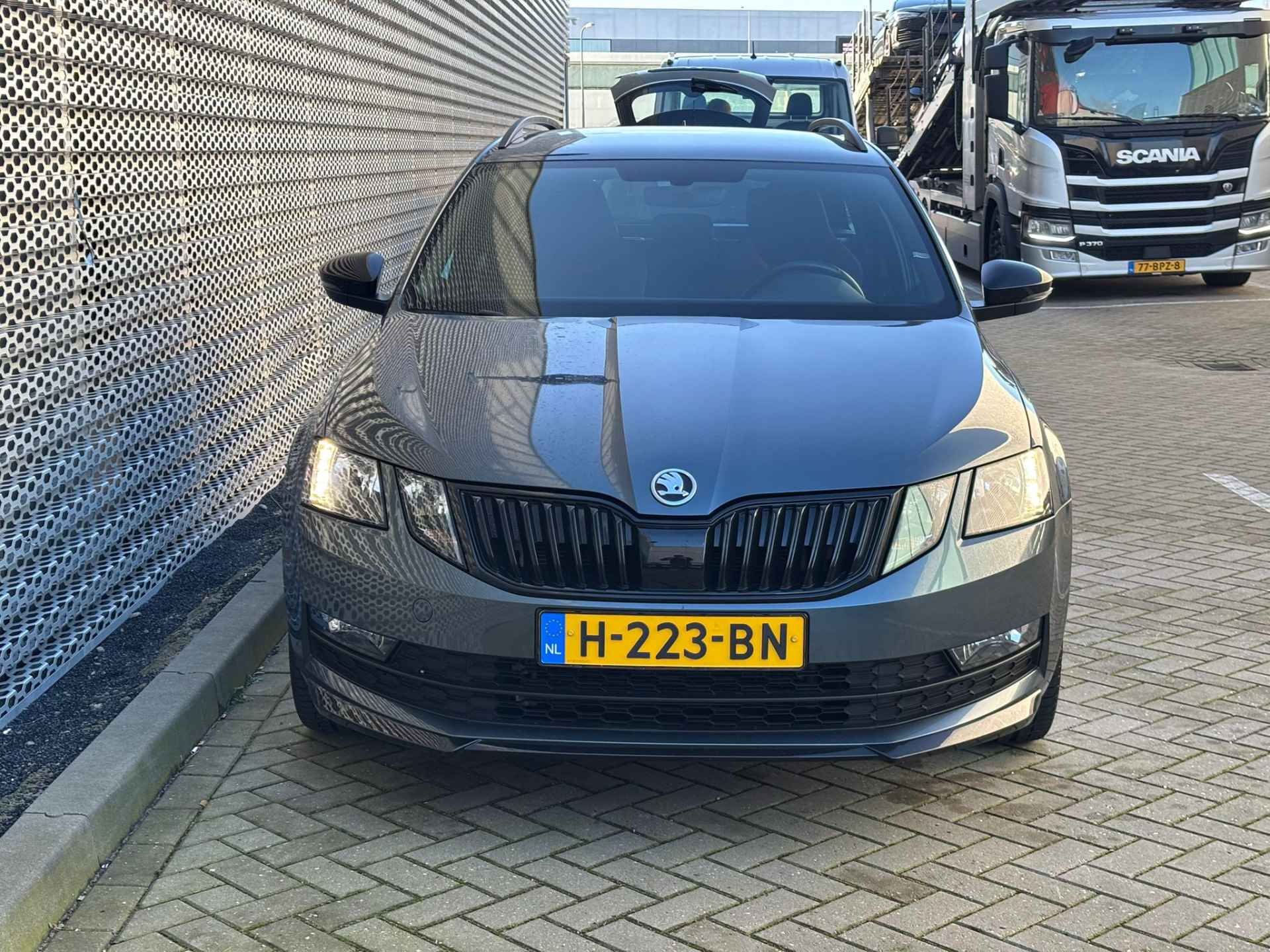 Škoda Octavia Combi 1.5 TSI Greentech Sport Business / Sportpakket / 18" LMV / Parkeersensoren Achter / Climate Control - 6/29