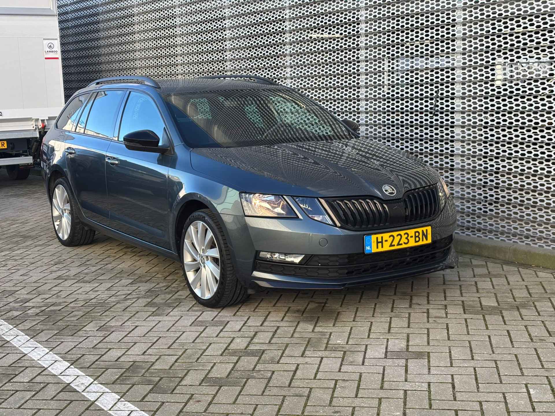 Škoda Octavia Combi 1.5 TSI Greentech Sport Business / Sportpakket / 18" LMV / Parkeersensoren Achter / Climate Control - 11/29