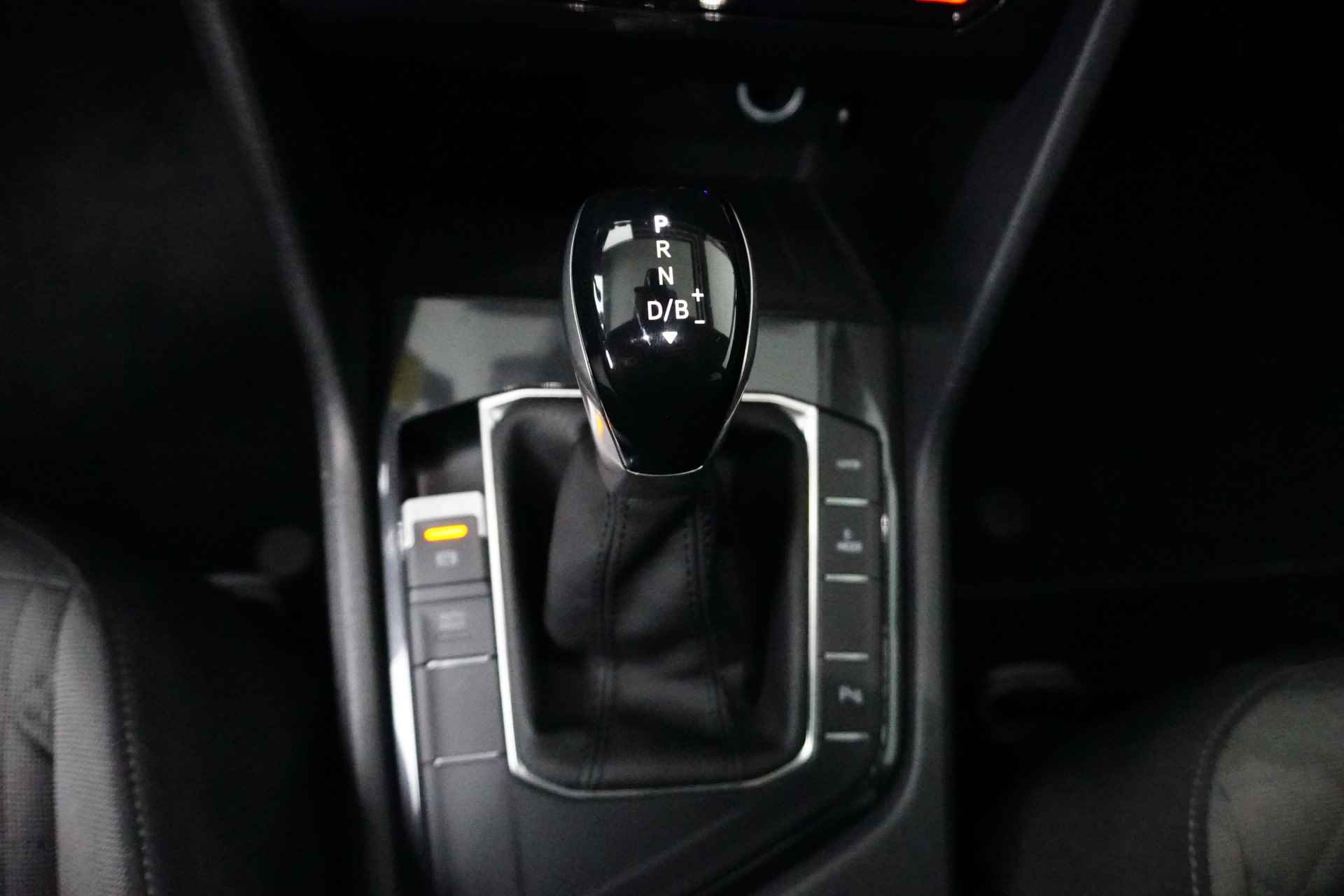 Volkswagen Tiguan 1.4 TSI 245 pk eHybrid | Elektrisch panoramadak | Digital cockpit | - 23/33