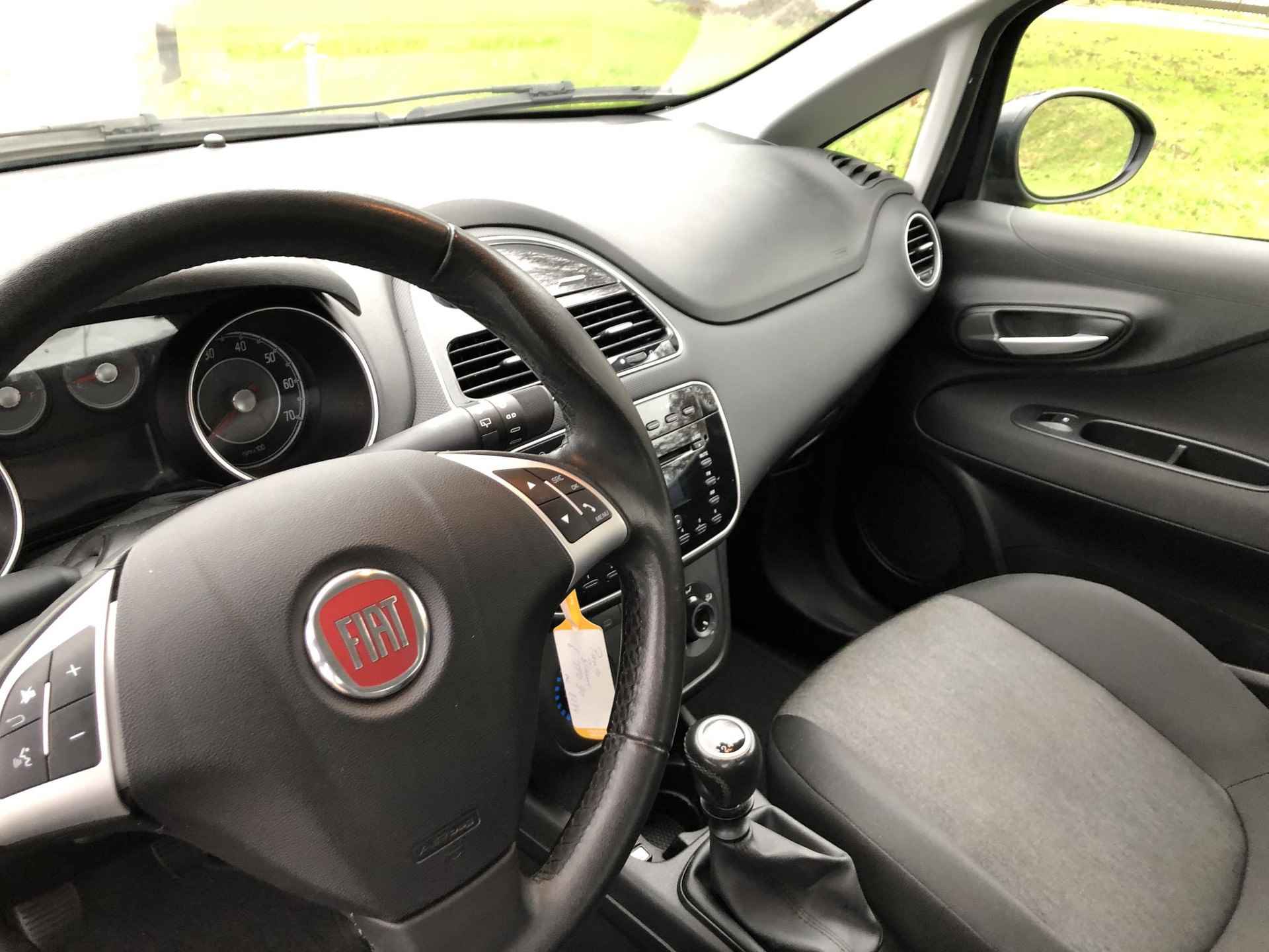 Fiat Punto TwinAir Turbo 100 Street AIRCO|TREKHAAK|BLUETOOTH|USB|AUX - 12/25