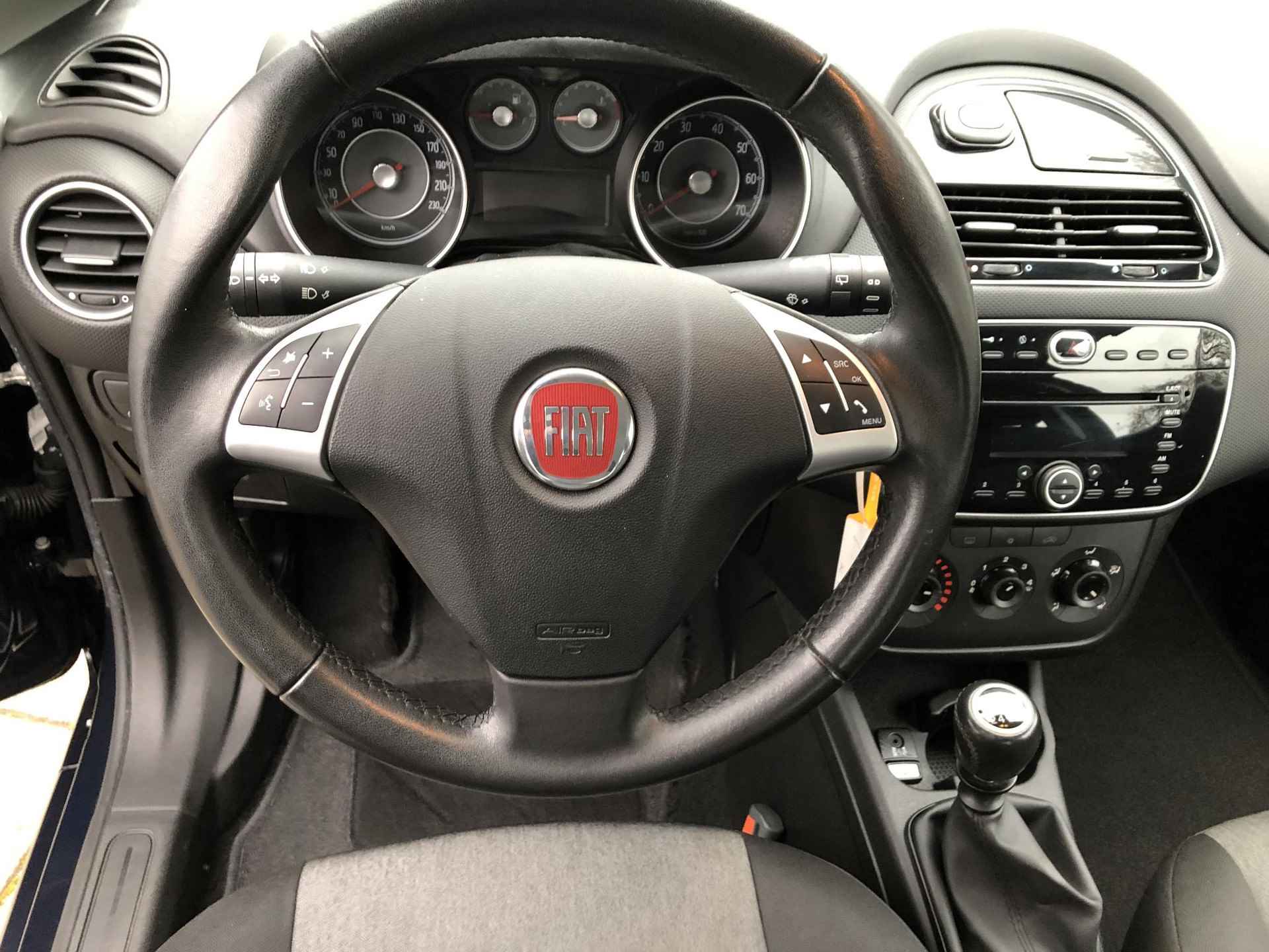 Fiat Punto TwinAir Turbo 100 Street AIRCO|TREKHAAK|BLUETOOTH|USB|AUX - 15/25