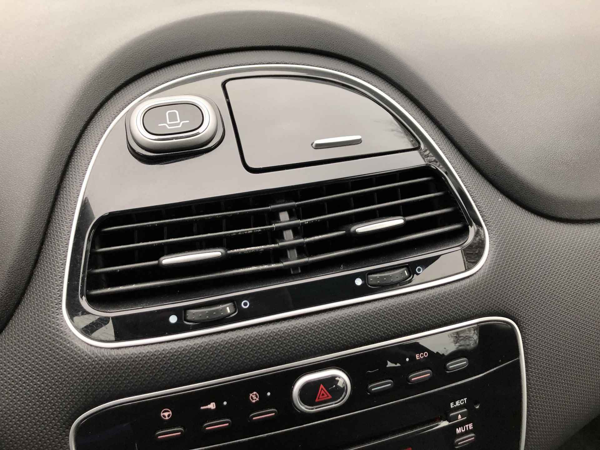 Fiat Punto TwinAir Turbo 100 Street AIRCO|TREKHAAK|BLUETOOTH|USB|AUX - 21/25