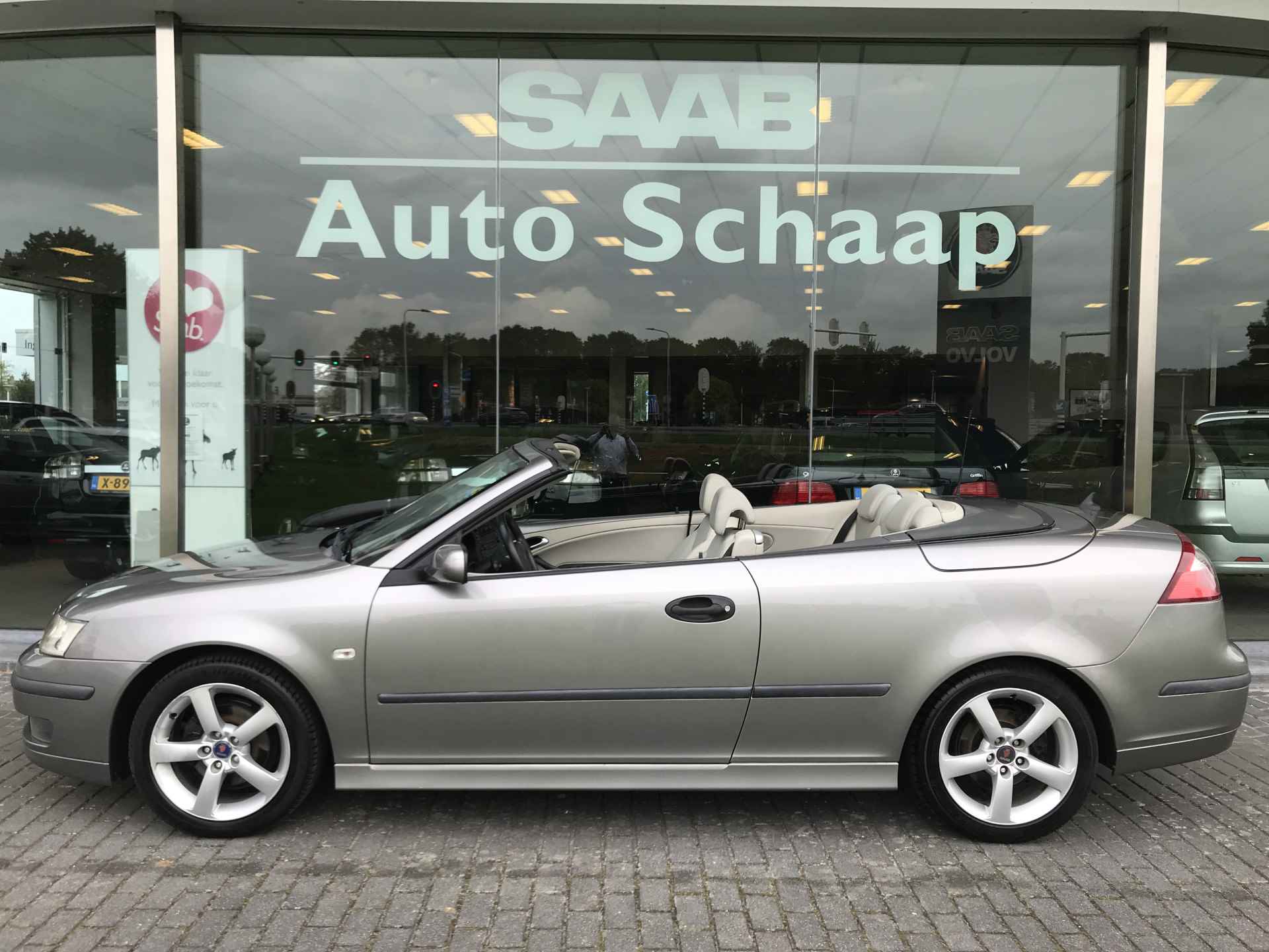 Saab 9-3 Cabrio 1.8t Vector | Rijklaar incl garantie | Nieuwe kap Climate control Cruise control Parkeersensoren - 2/36