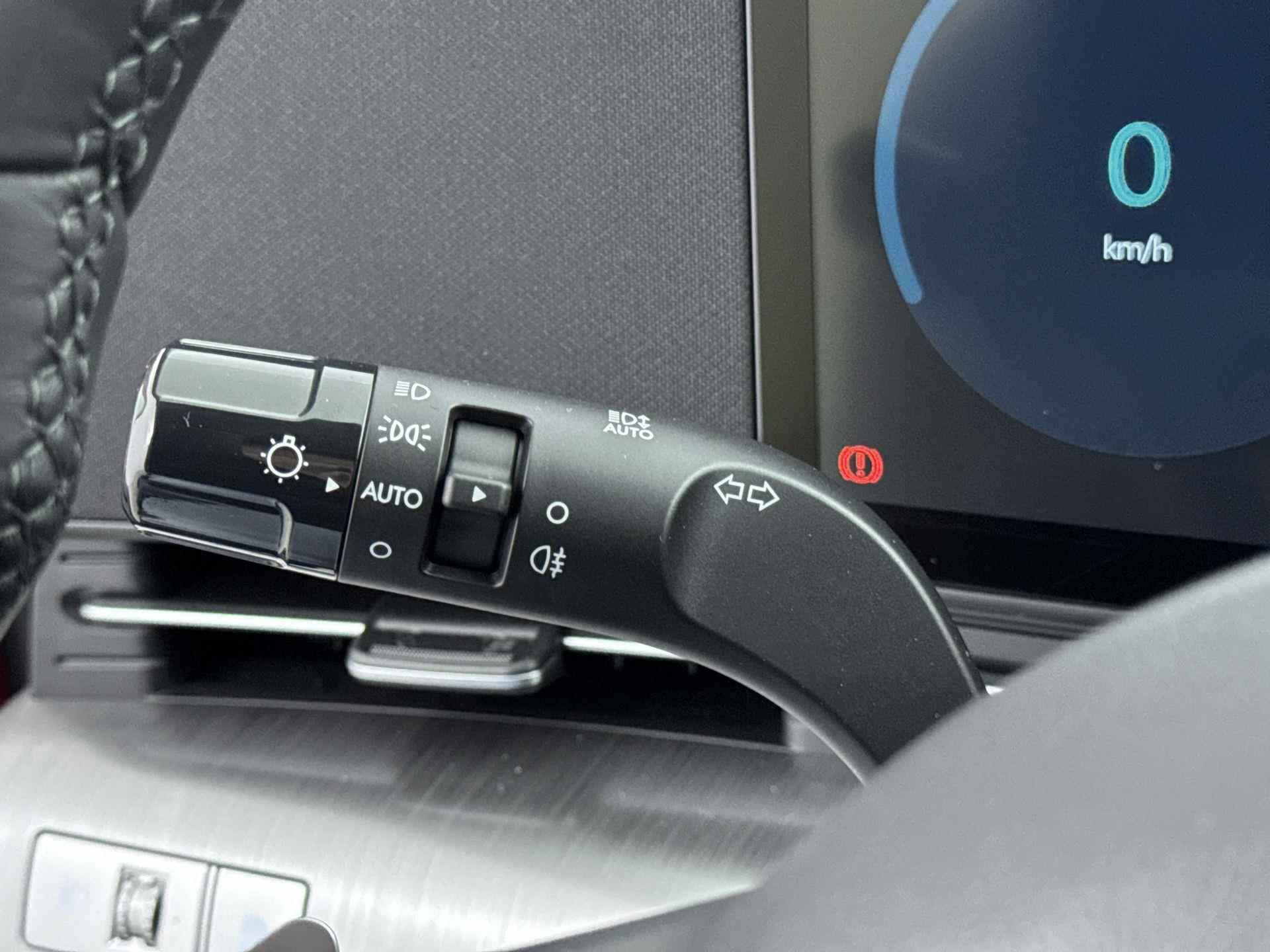 Hyundai Kona Electric Premium 65.4 kWh | Leer | Memory | 360 Camera | Stoel + stuurverwarming | Adaptive cruise | - 16/34
