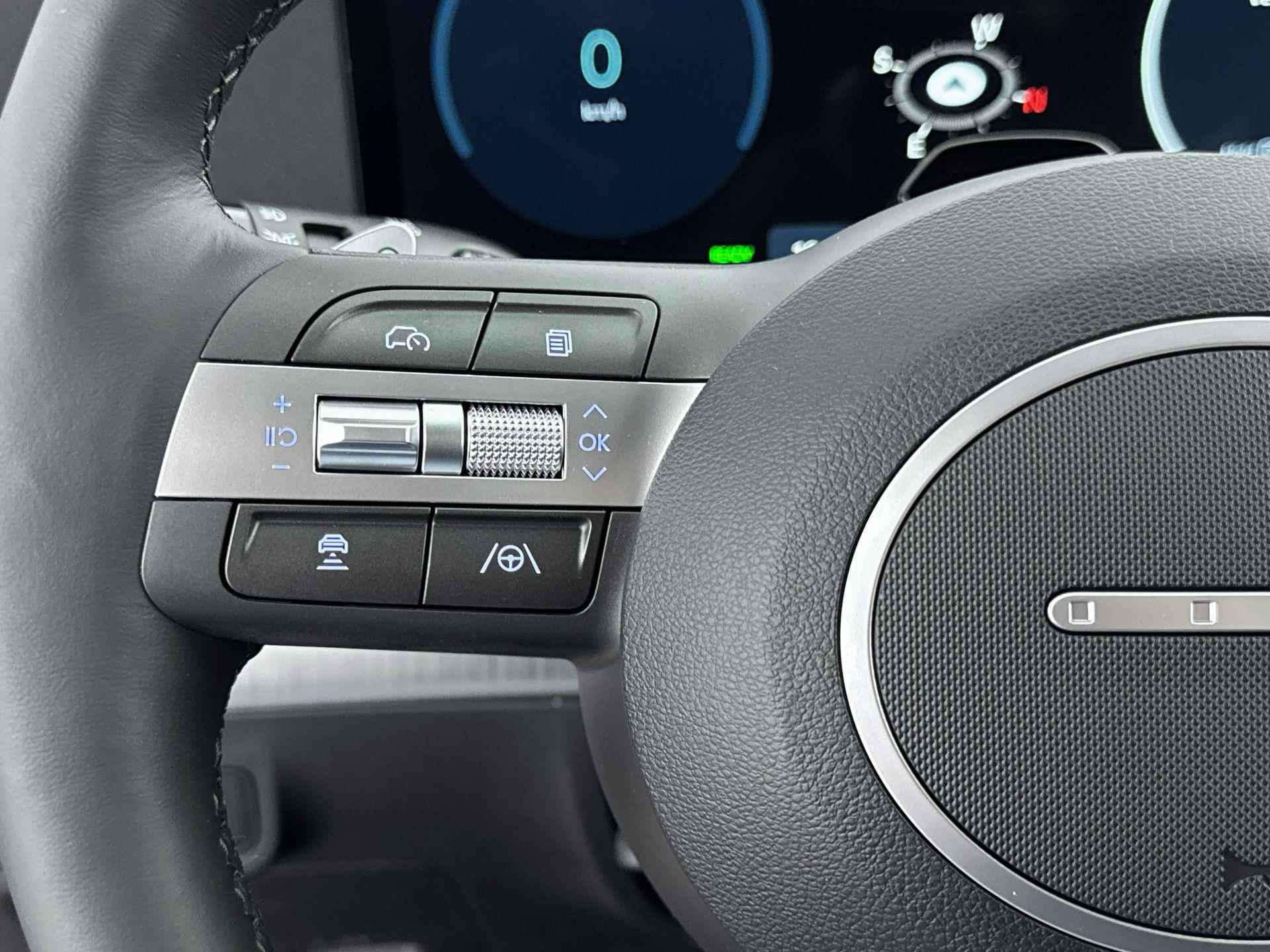 Hyundai Kona Electric Premium 65.4 kWh | Leer | Memory | 360 Camera | Stoel + stuurverwarming | Adaptive cruise | - 18/34