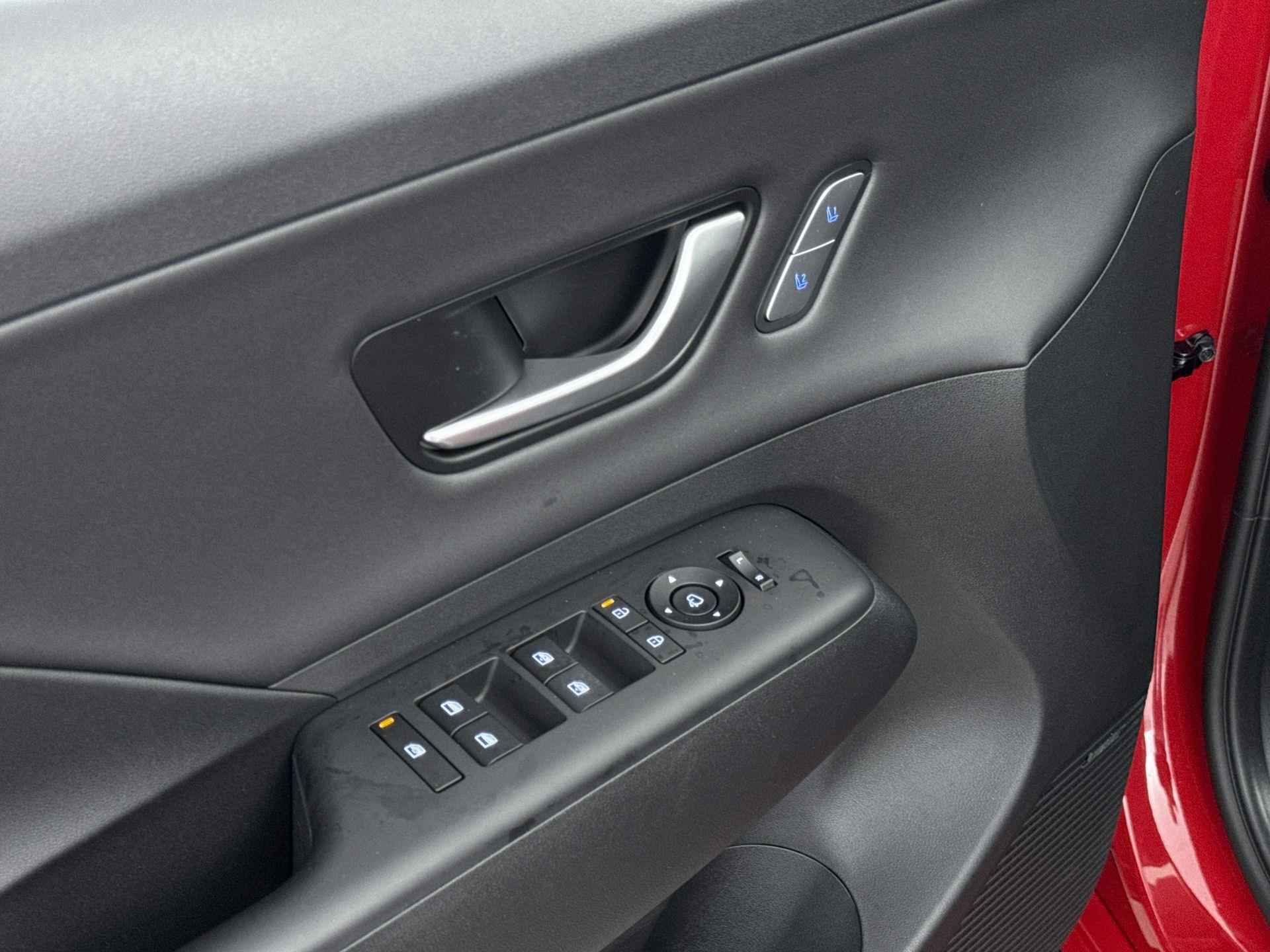 Hyundai Kona Electric Premium 65.4 kWh | Leer | Memory | 360 Camera | Stoel + stuurverwarming | Adaptive cruise | - 23/34