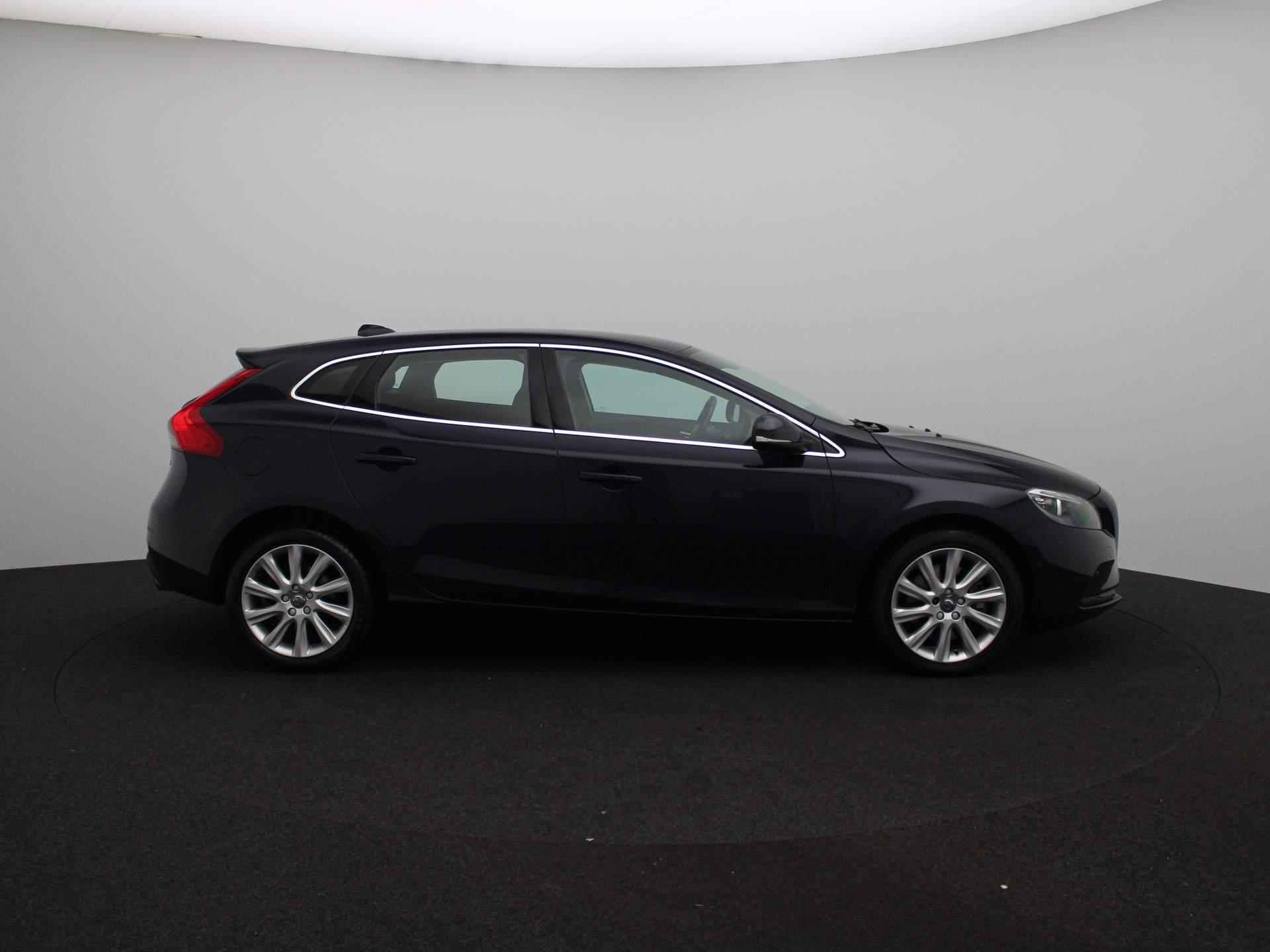 Volvo V40 1.5 T3 Momentum | Navigatie | Cruise Control | - 6/27