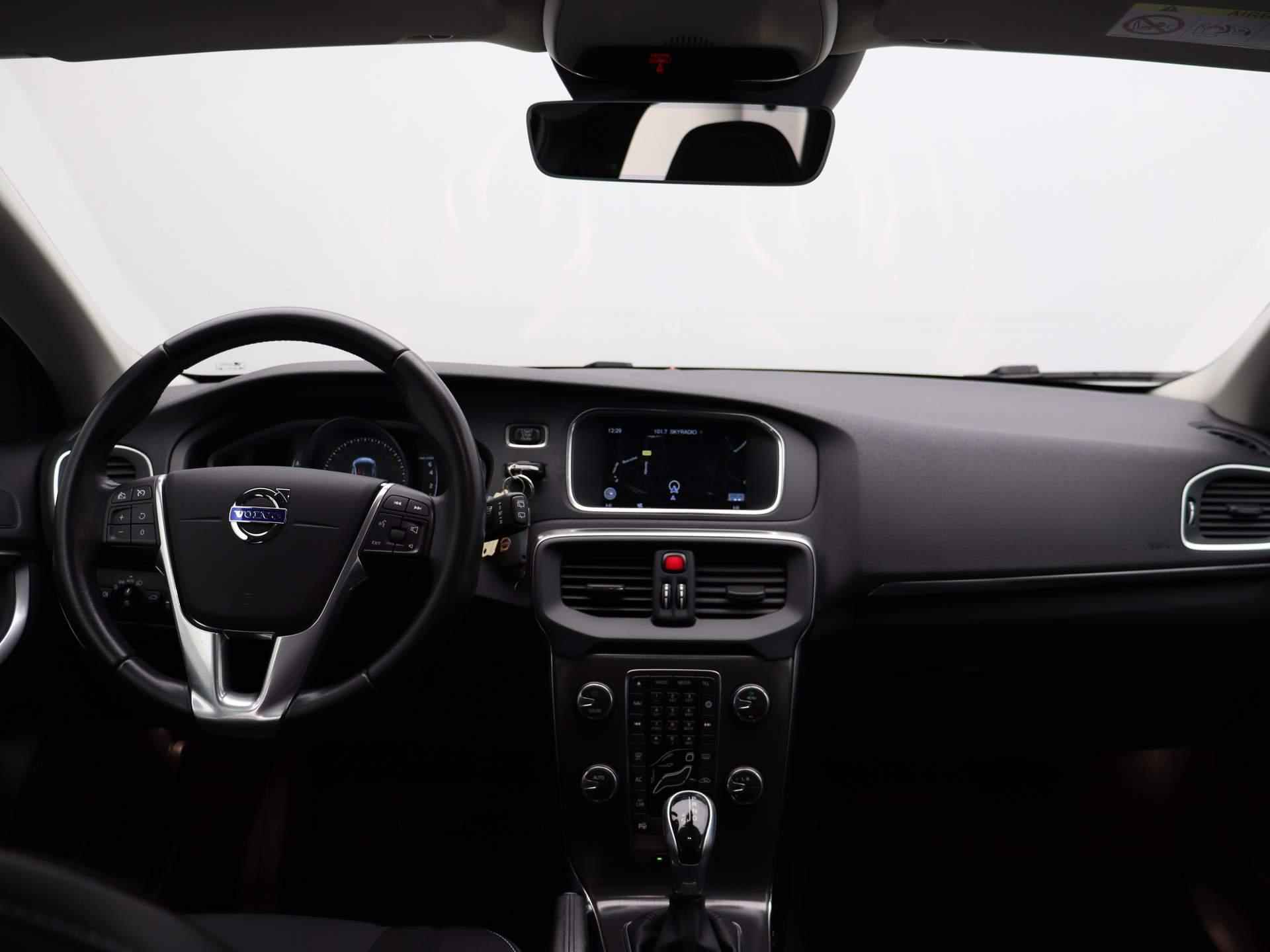 Volvo V40 1.5 T3 Momentum | Navigatie | Cruise Control | - 7/27