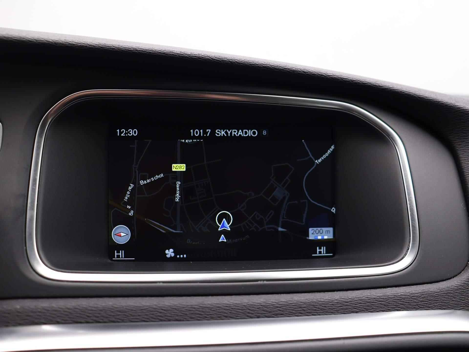 Volvo V40 1.5 T3 Momentum | Navigatie | Cruise Control | - 9/27