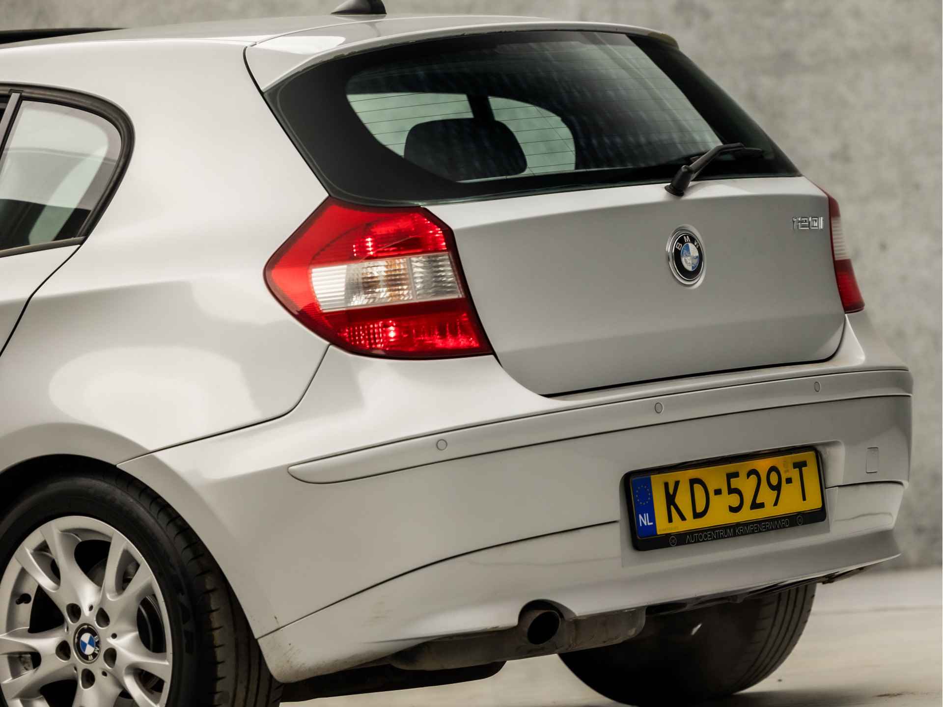 BMW 1-serie 120i Sport 150Pk Automaat (SCHUIFDAK, YOUNGTIMER, NAVIGATIE, STOELVERWARMING, LEDEREN SPORTSTOELEN, CLIMATE, CRUISE, XENON, PARKEERSENSOREN, LENDESTEUNEN, NIEUWE APK, NIEUWSTAAT) - 14/35