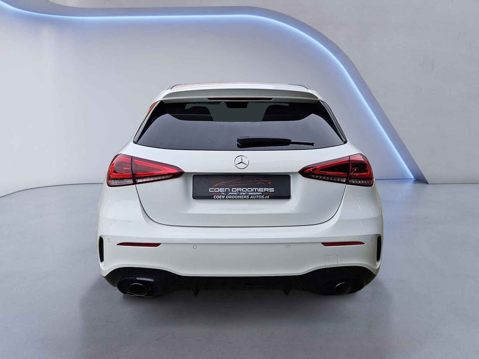 Mercedes-Benz A-klasse AMG 35 4MATIC / Performance stoelen / Stoelverwarming / Groot scherm / Parkeersensoren met camera / Adaptive Cruise Control / Climate Control / Dodehoeksensor / (MET GARANTIE*) - 4/36