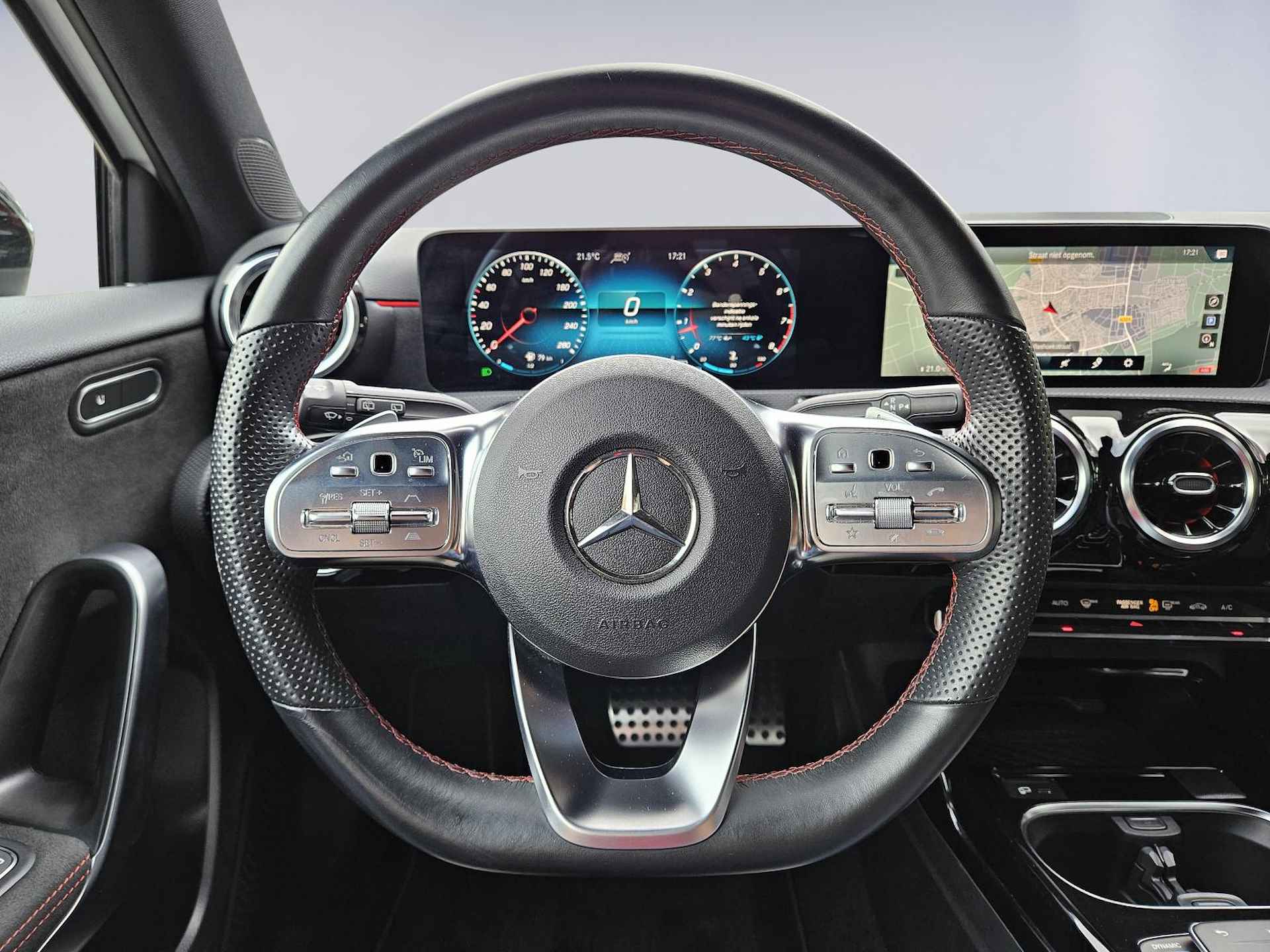 Mercedes-Benz A-klasse AMG 35 4MATIC / Performance stoelen / Stoelverwarming / Groot scherm / Parkeersensoren met camera / Adaptive Cruise Control / Climate Control / Dodehoeksensor / (MET GARANTIE*) - 14/36