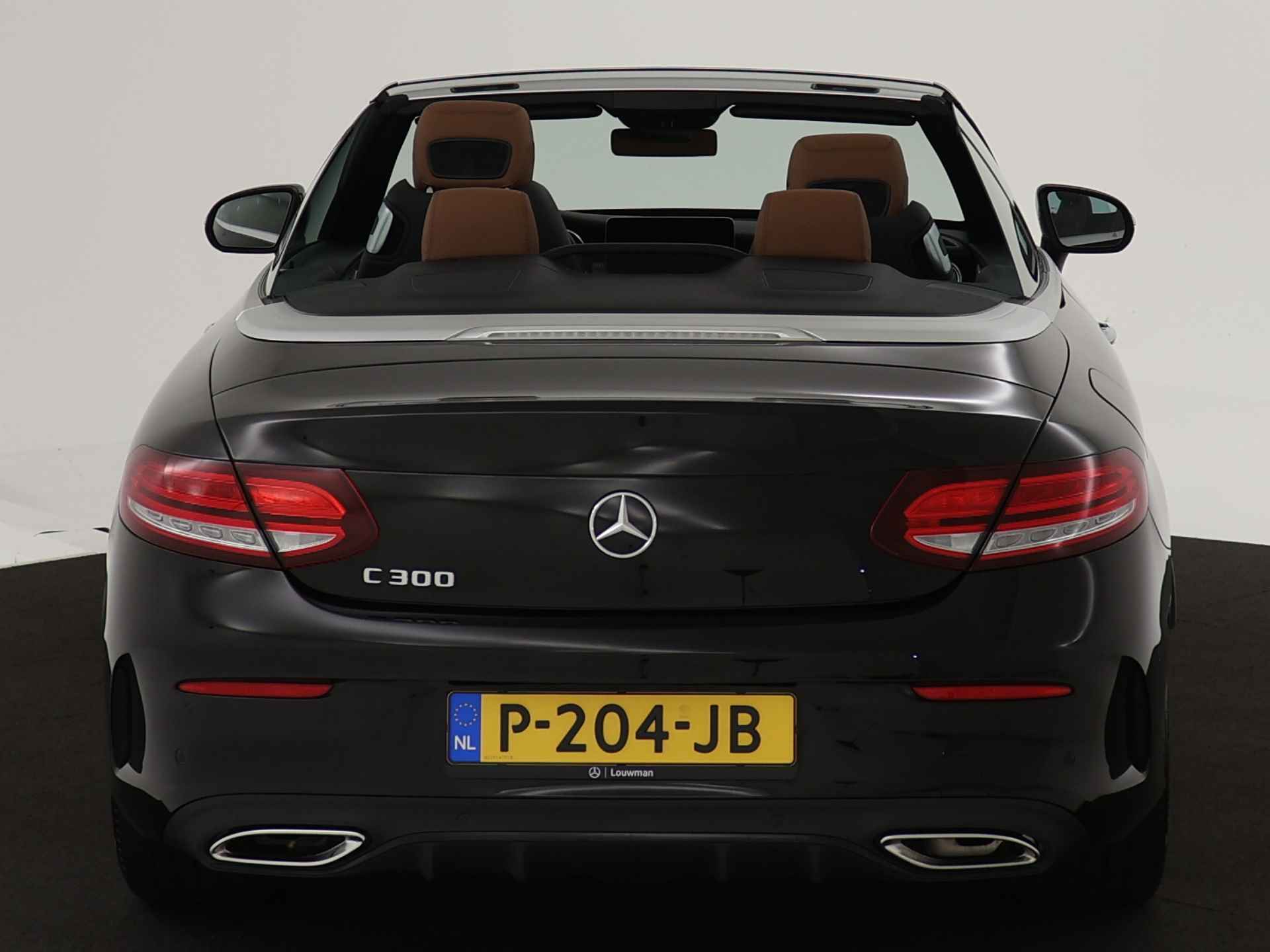 Mercedes-Benz C-Klasse Cabrio 300 AMG Nightpack Sport Edition | Aircap | Airscarf | Burmester Audio | Memory | 360 gr Camera | Keyless Go | Alarm | Sfeerverlichting | Inclusief 24 maanden Mercedes-Benz Certified garantie voor Europa. - 29/40