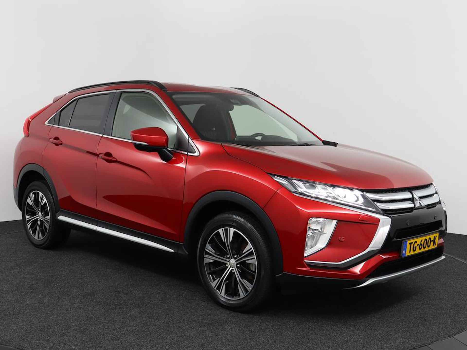 Mitsubishi Eclipse Cross 1.5 DI-T 163 PK First Edition AUTOMAAT | 1.600 kg Trekgewicht | Eerste Eigenaar | Parkeerhulp V+A | Metaalkleur | Privacy Glass | Head-Up Display - 3/44