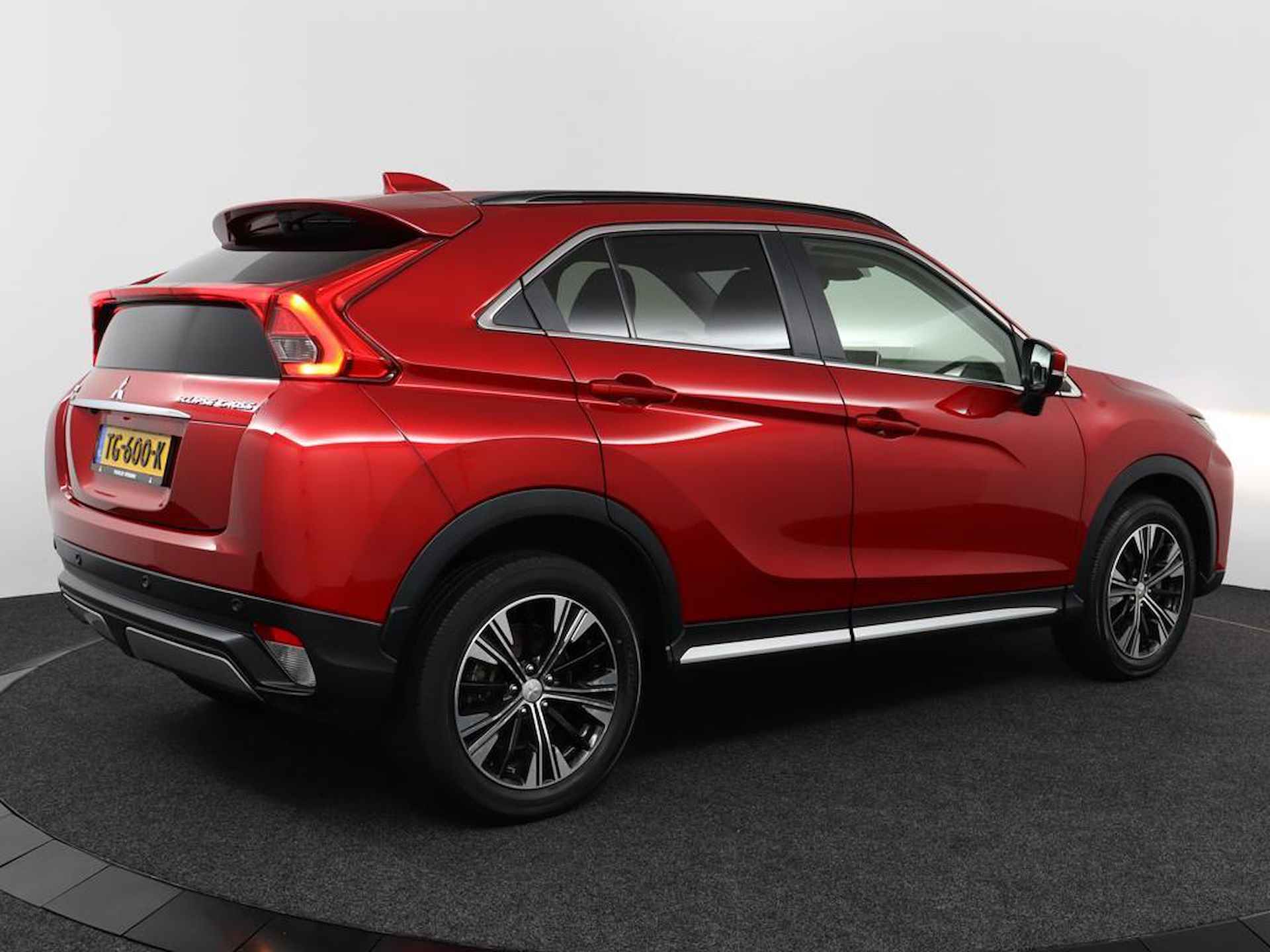 Mitsubishi Eclipse Cross 1.5 DI-T 163 PK First Edition AUTOMAAT | 1.600 kg Trekgewicht | Eerste Eigenaar | Parkeerhulp V+A | Metaalkleur | Privacy Glass | Head-Up Display - 5/44