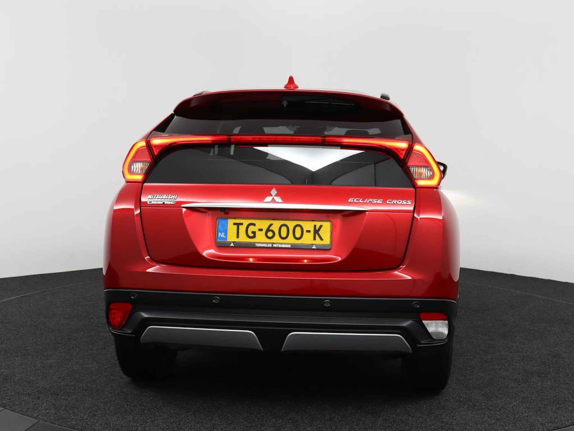 Mitsubishi Eclipse Cross 1.5 DI-T 163 PK First Edition AUTOMAAT | 1.600 kg Trekgewicht | Eerste Eigenaar | Parkeerhulp V+A | Metaalkleur | Privacy Glass | Head-Up Display - 6/44